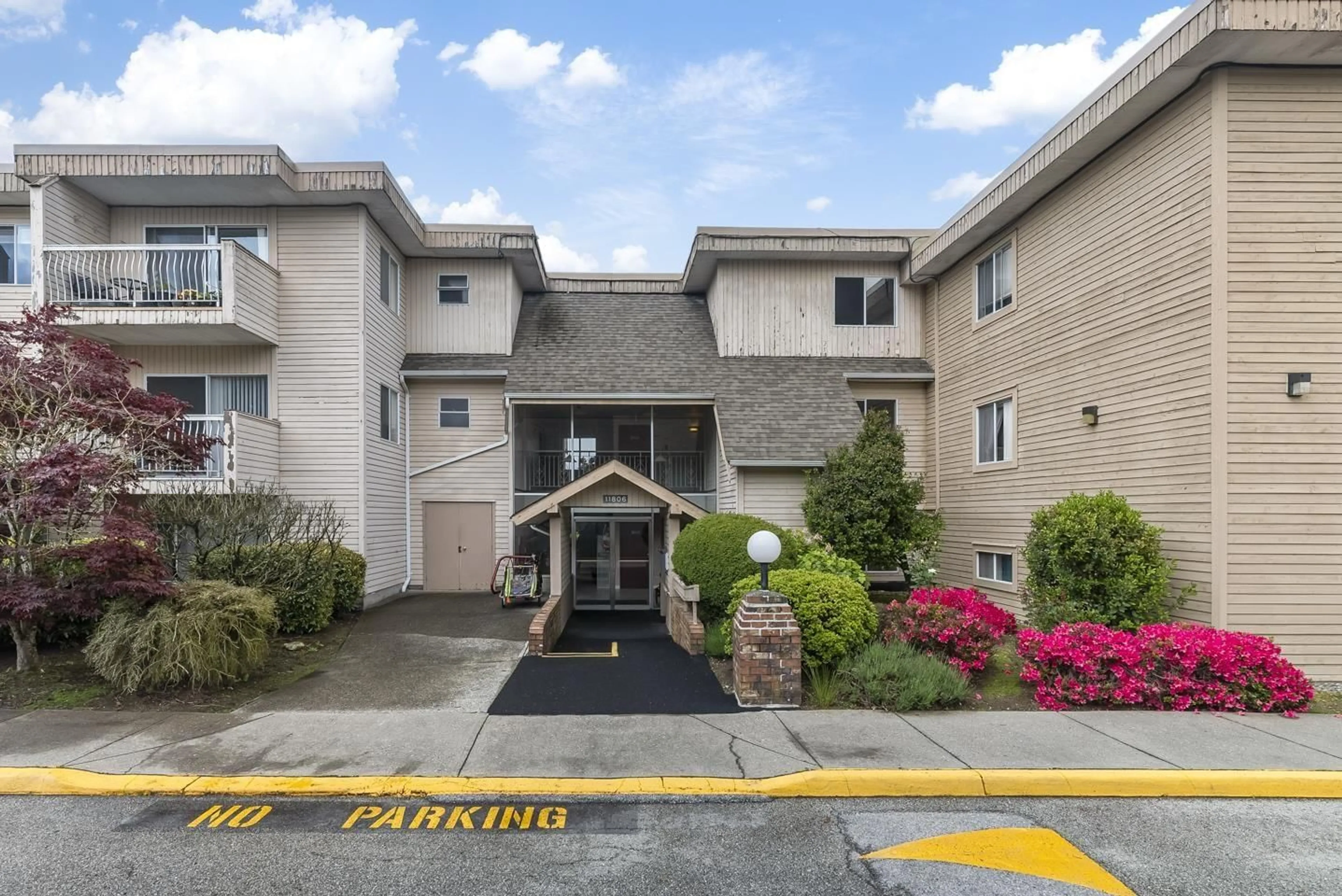 Patio, unknown for 221 - 11806 88, Delta British Columbia V4C3C5