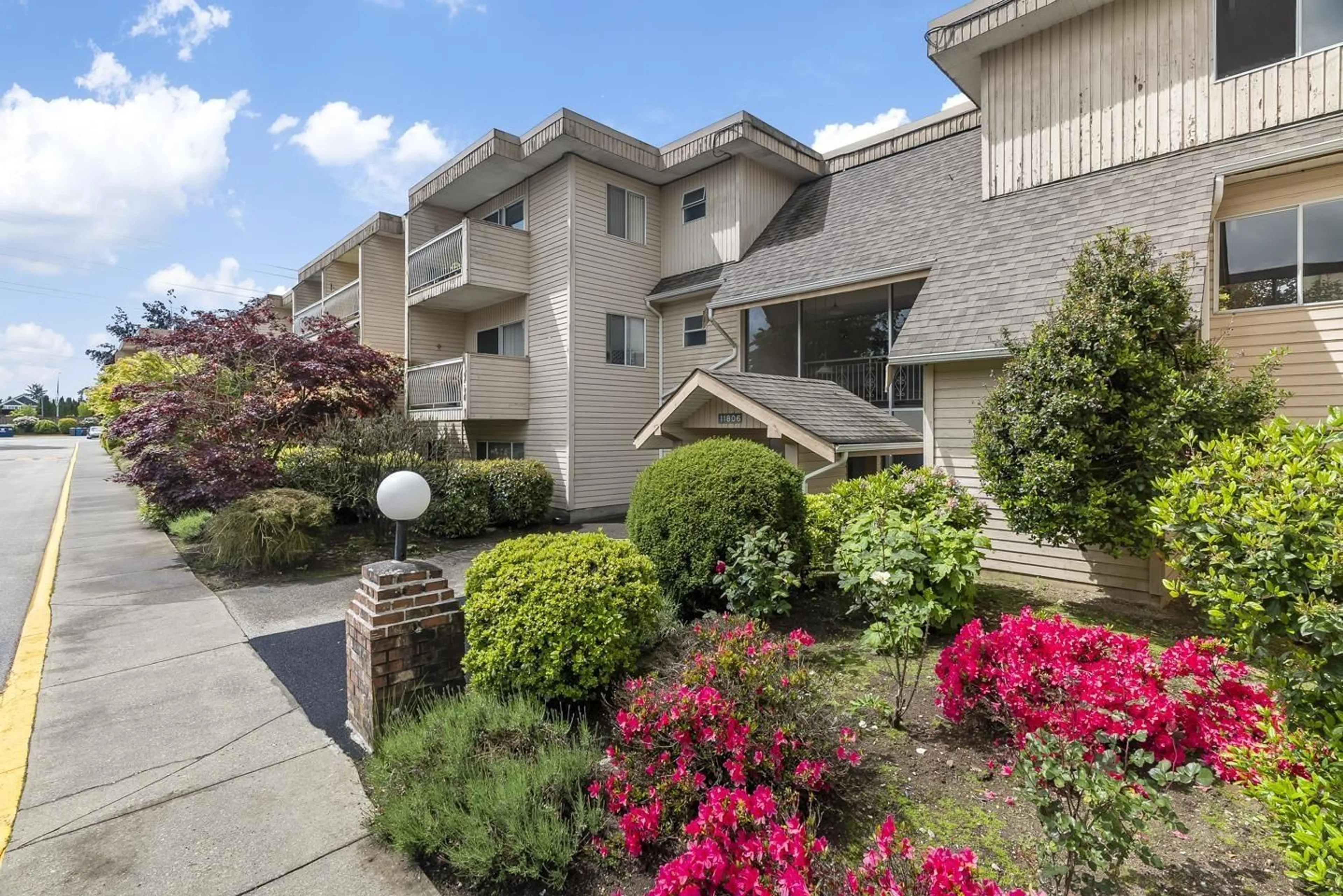 Patio, unknown for 221 - 11806 88, Delta British Columbia V4C3C5