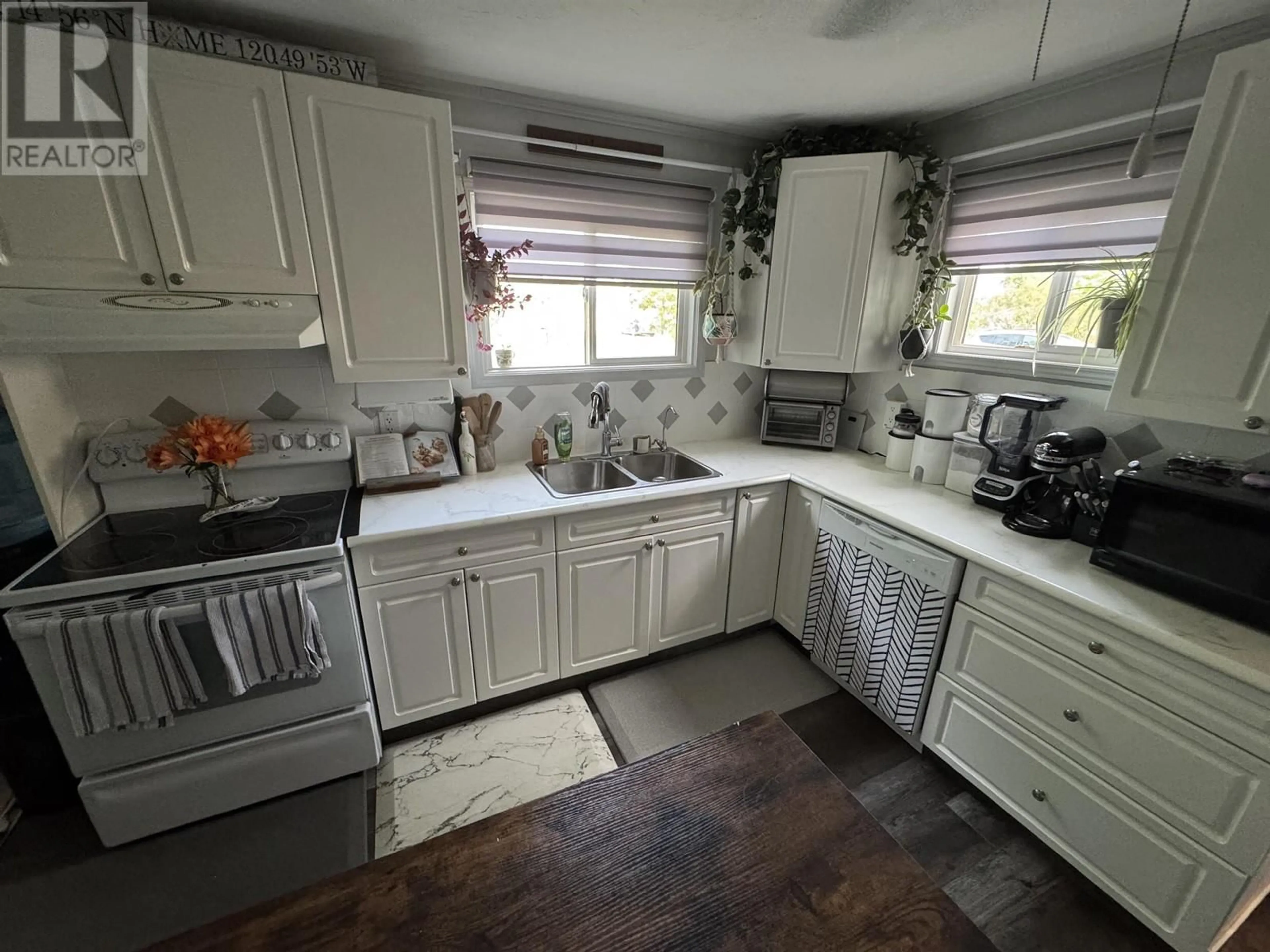 Standard kitchen, unknown for 9216 78A STREET, Fort St. John British Columbia V1J3B6