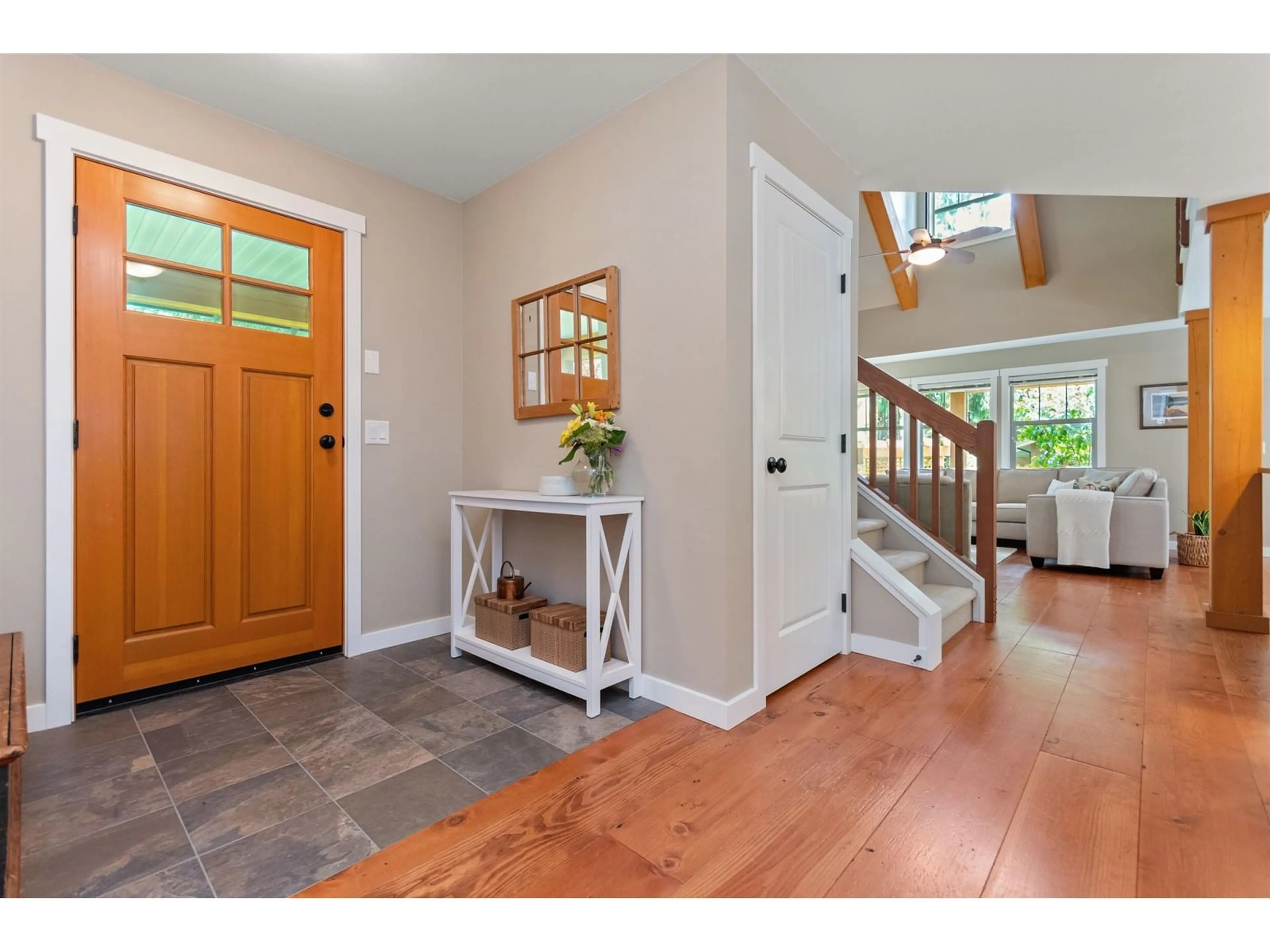 Indoor entryway for 1794 RAVENWOOD TRAIL, Lindell Beach British Columbia V2R0E1