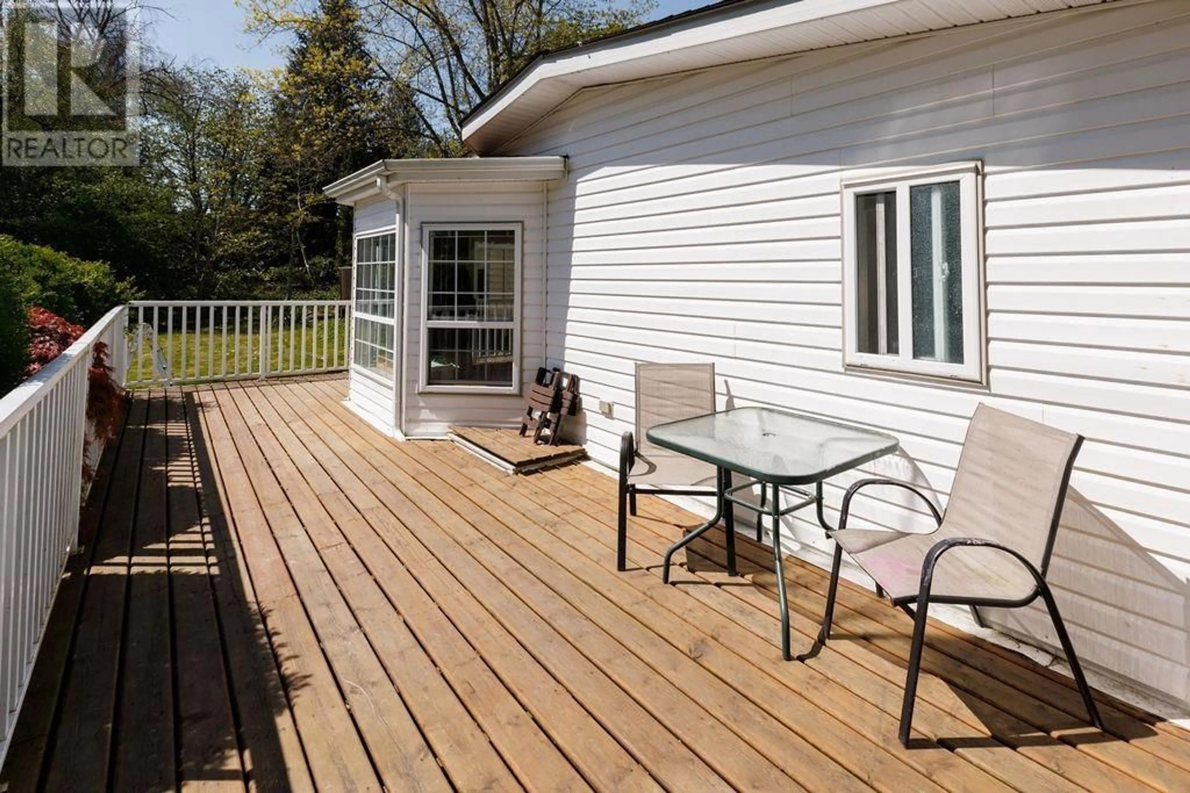 Patio, water/lake/river/ocean view for 760 HILLCREST ROAD, Gibsons British Columbia V0N1V9