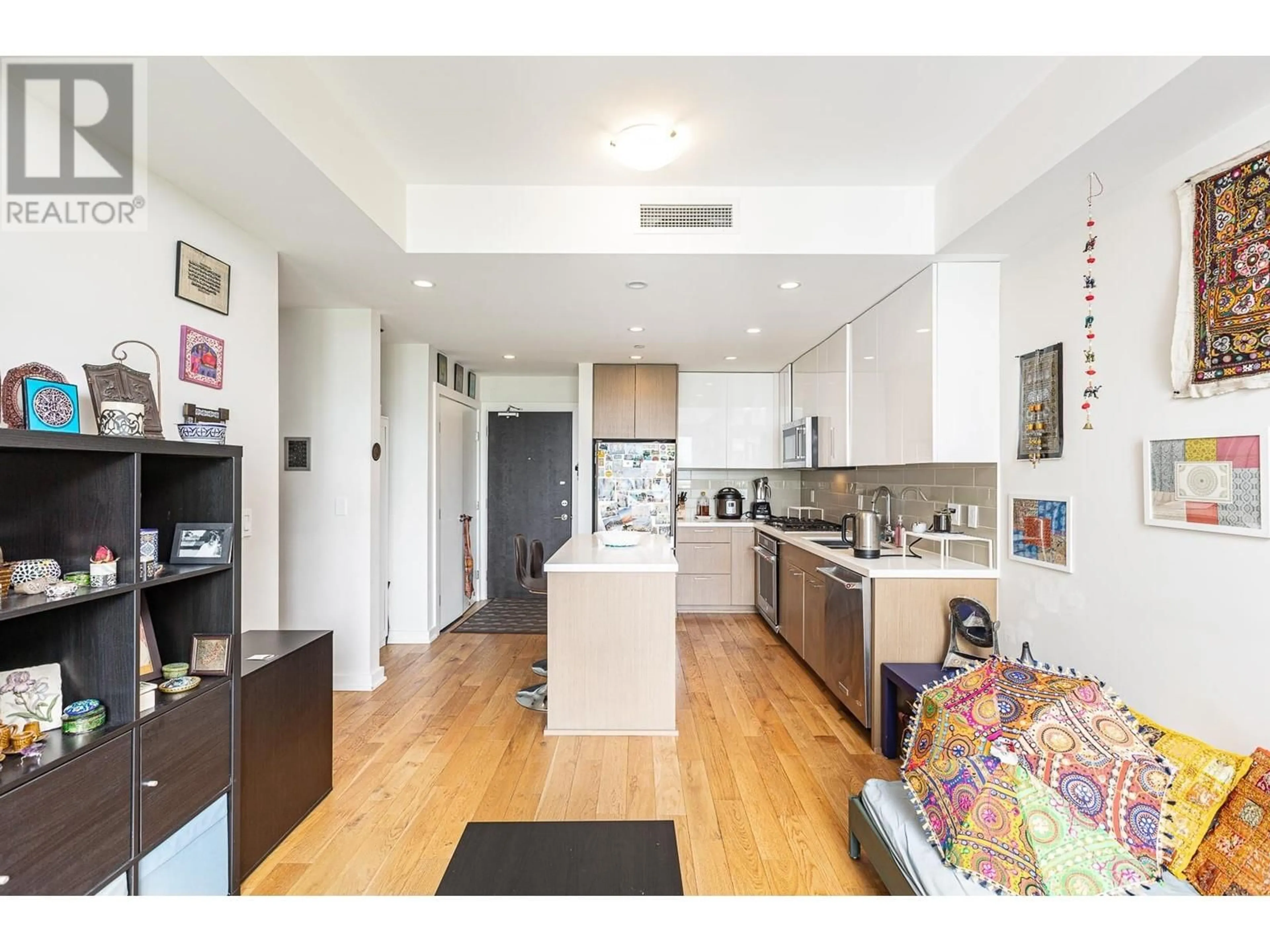 Open concept kitchen, unknown for 340 - 5311 CEDARBRIDGE WAY, Richmond British Columbia V6X0M3