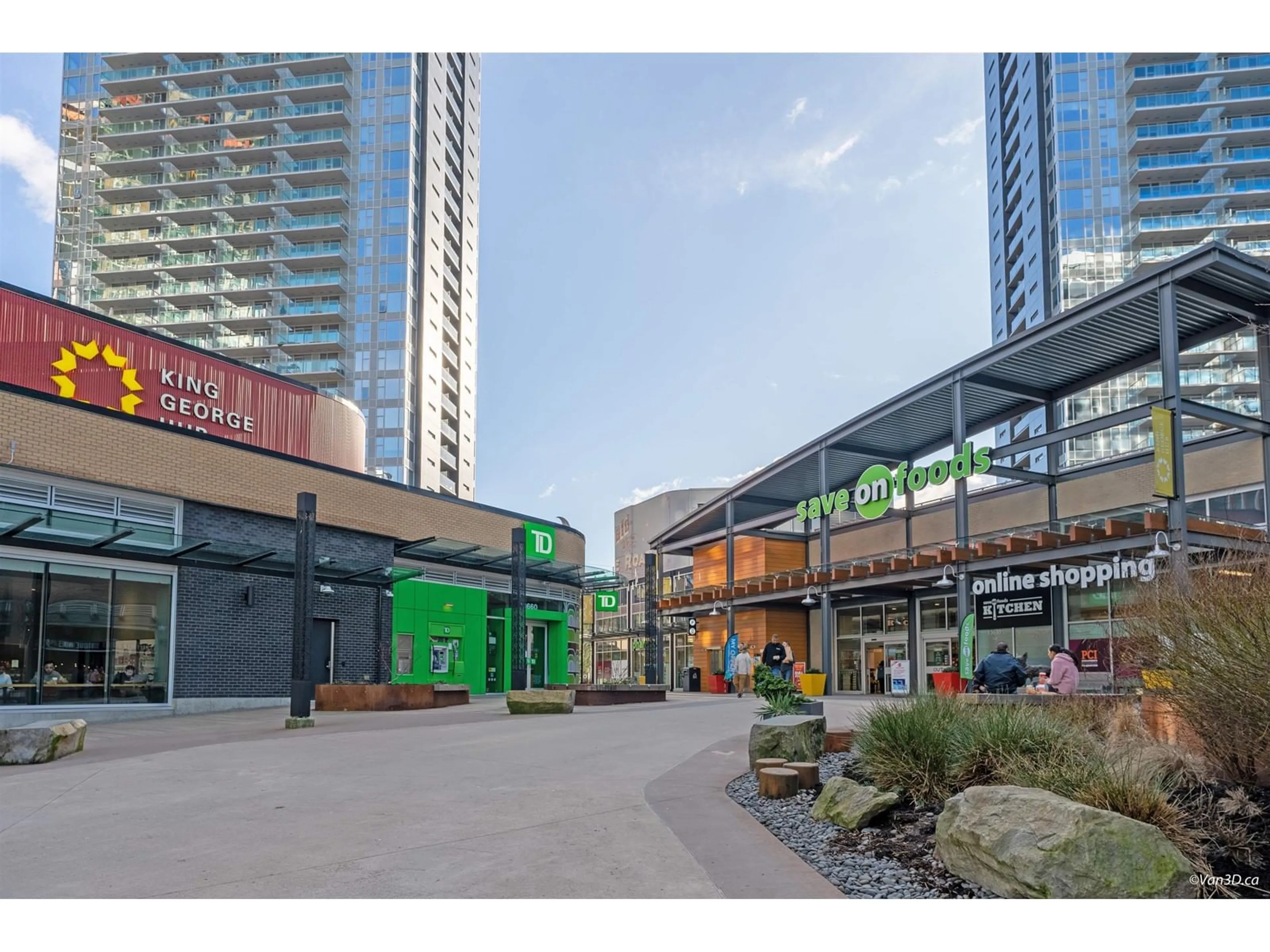 Patio, street for 711 - 13615 FRASER, Surrey British Columbia V3T0P7