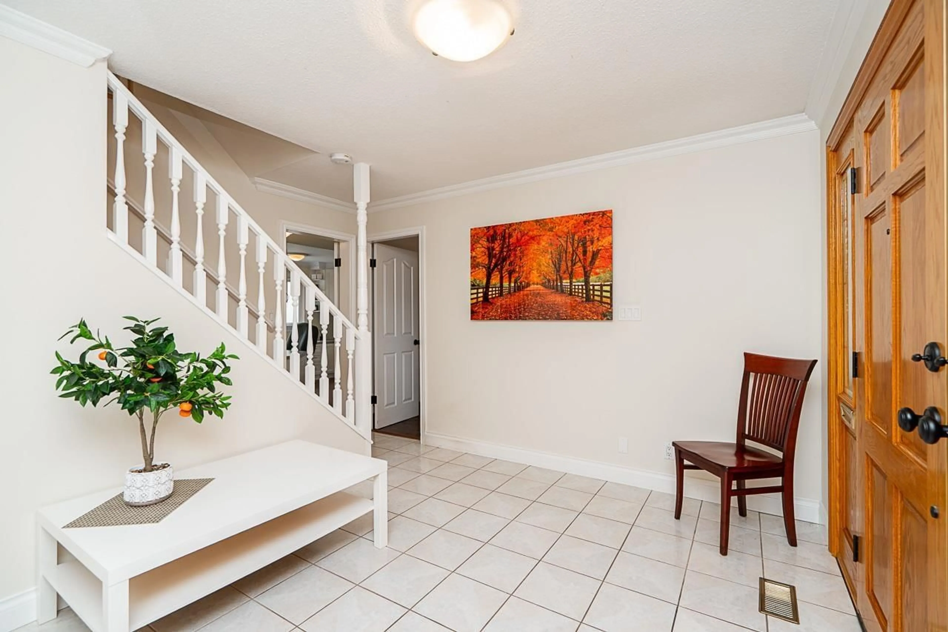 Indoor foyer for 5674 ABBEY, Delta British Columbia V4E1B8