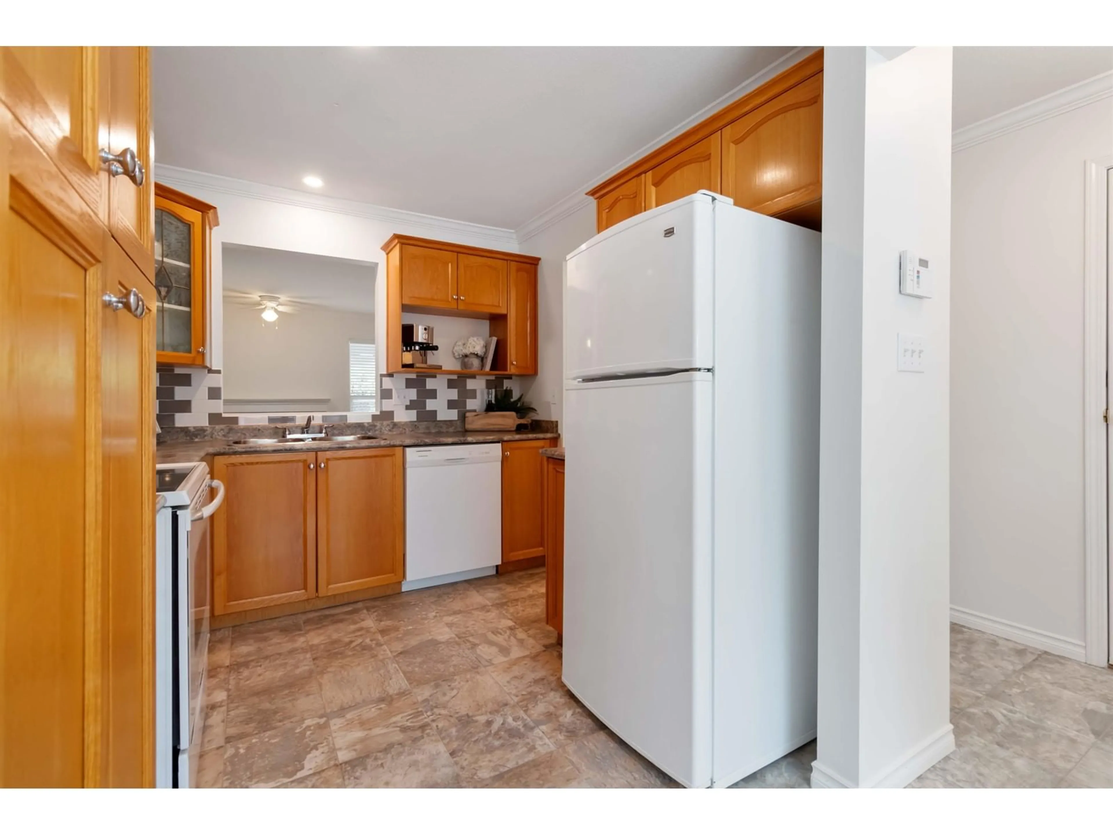 Standard kitchen, ceramic/tile floor for 73 - 45175 WELLS ROAD, Chilliwack British Columbia V2R3K7