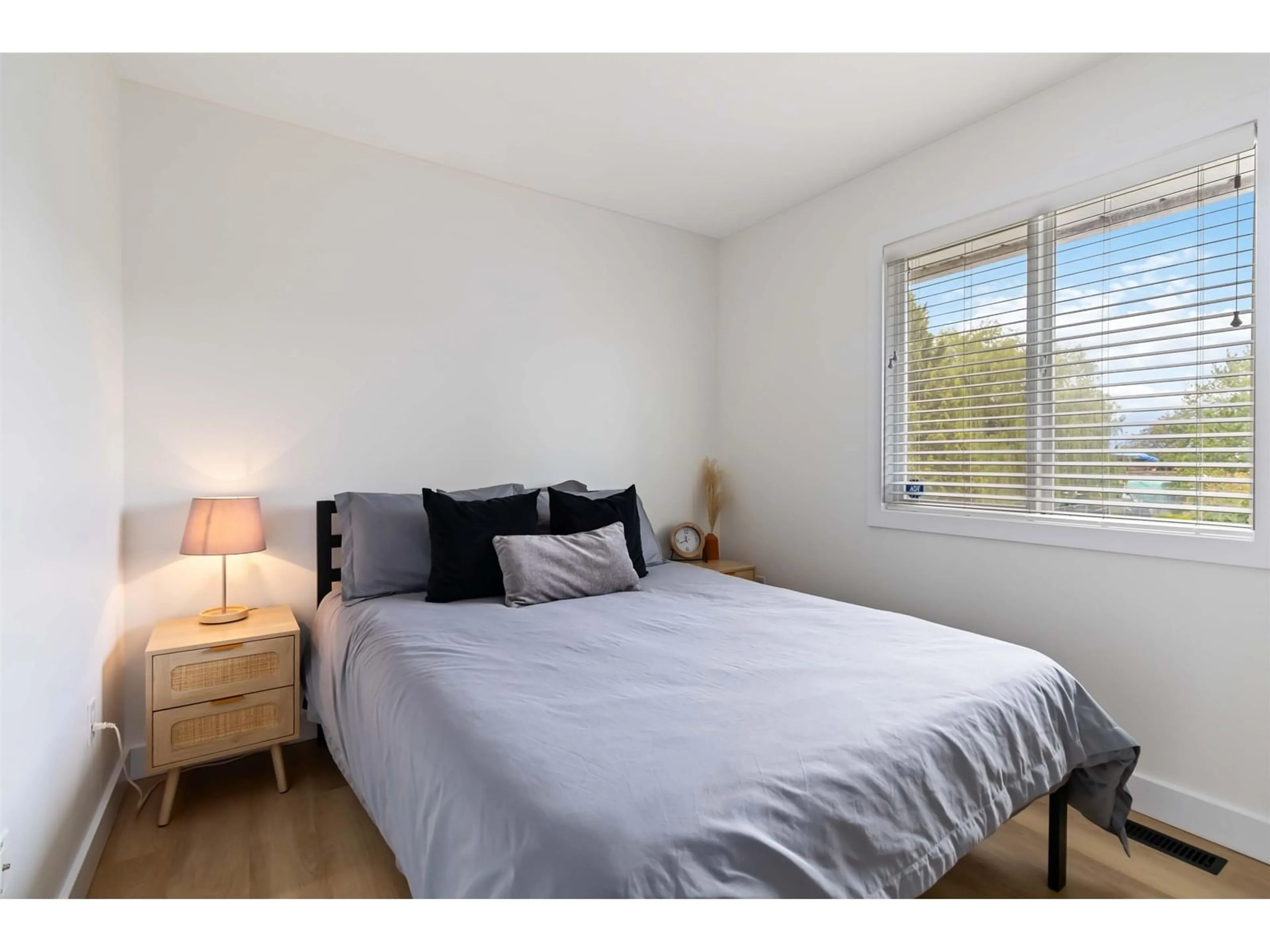 Bedroom with bed, wood/laminate floor for 73 - 45175 WELLS ROAD, Chilliwack British Columbia V2R3K7