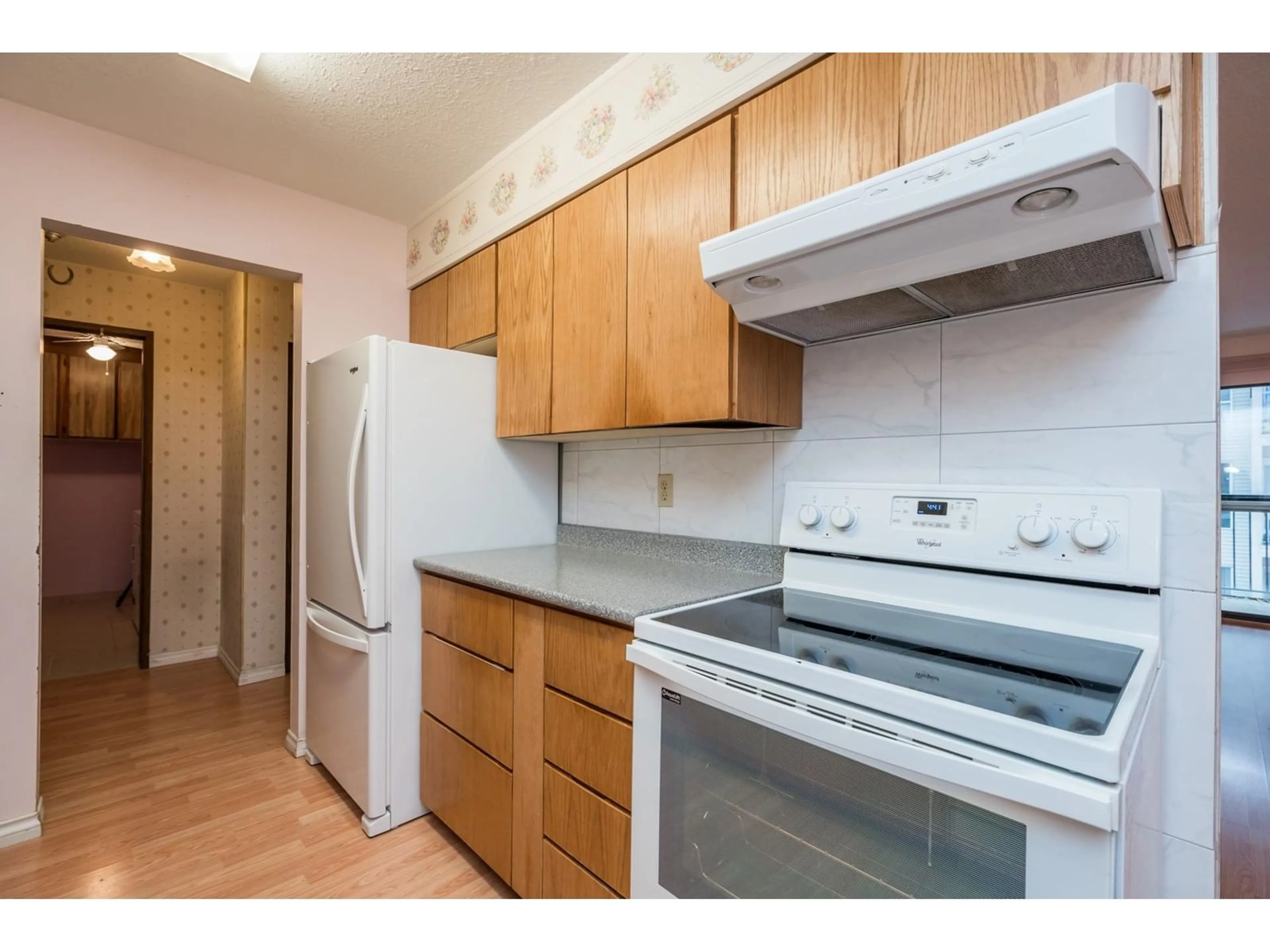 Standard kitchen, unknown for 203 - 33369 OLD YALE, Abbotsford British Columbia V2S2J6