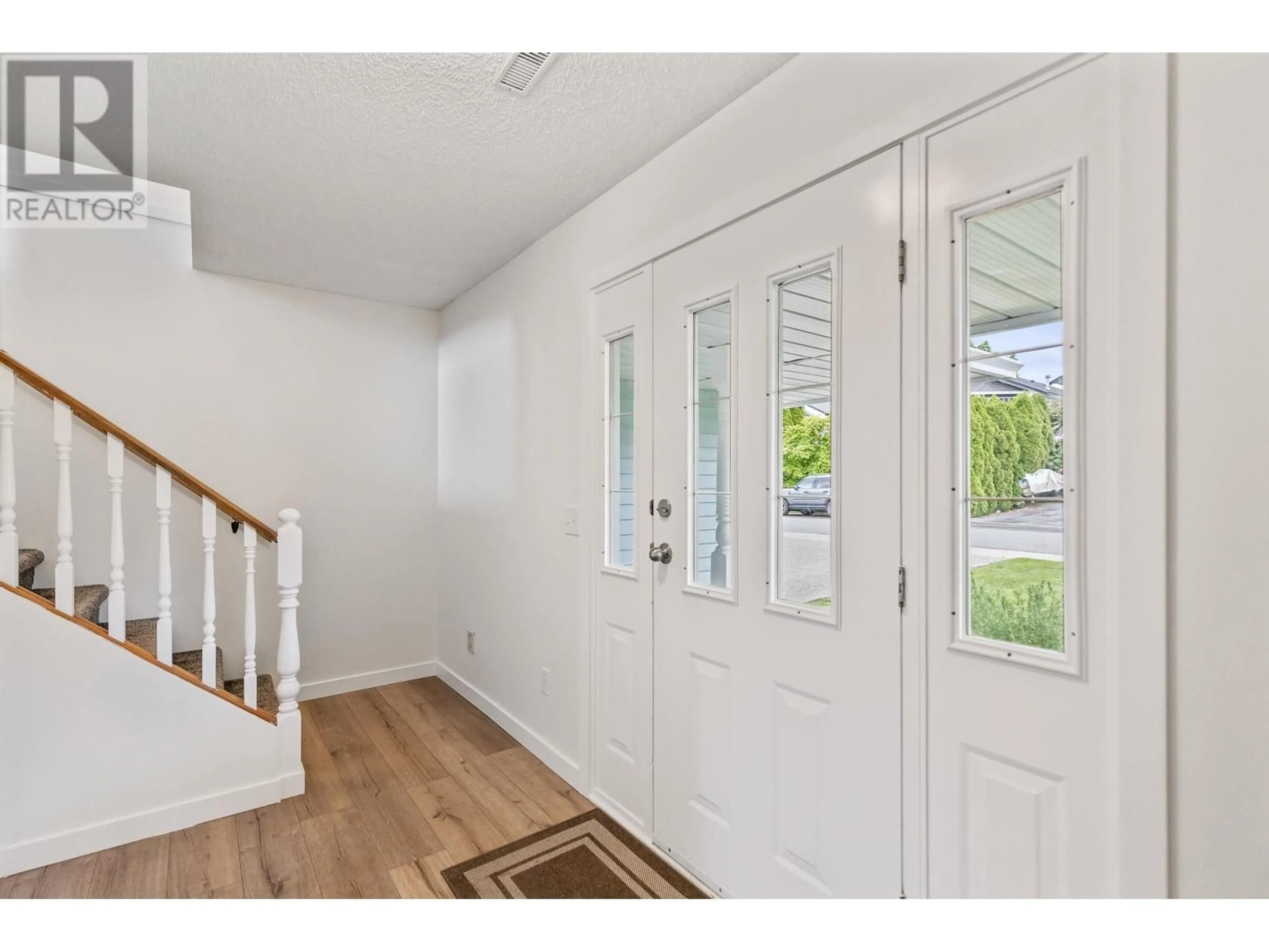 Indoor entryway for 22421 MORSE CRESCENT, Maple Ridge British Columbia V2X0K8