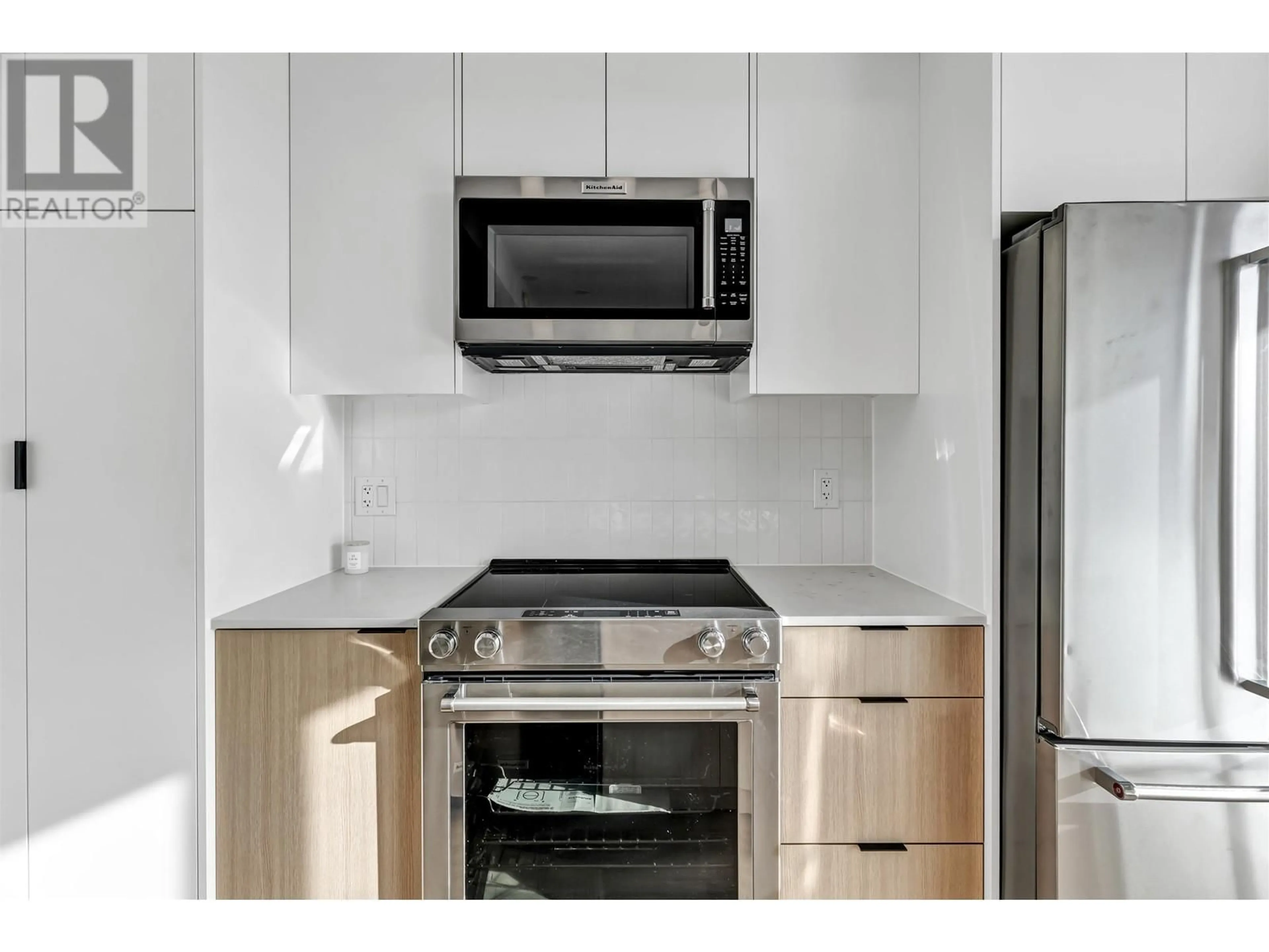 Standard kitchen, unknown for 114 - 1306 LAVAL SQUARE, Coquitlam British Columbia V3K2E3