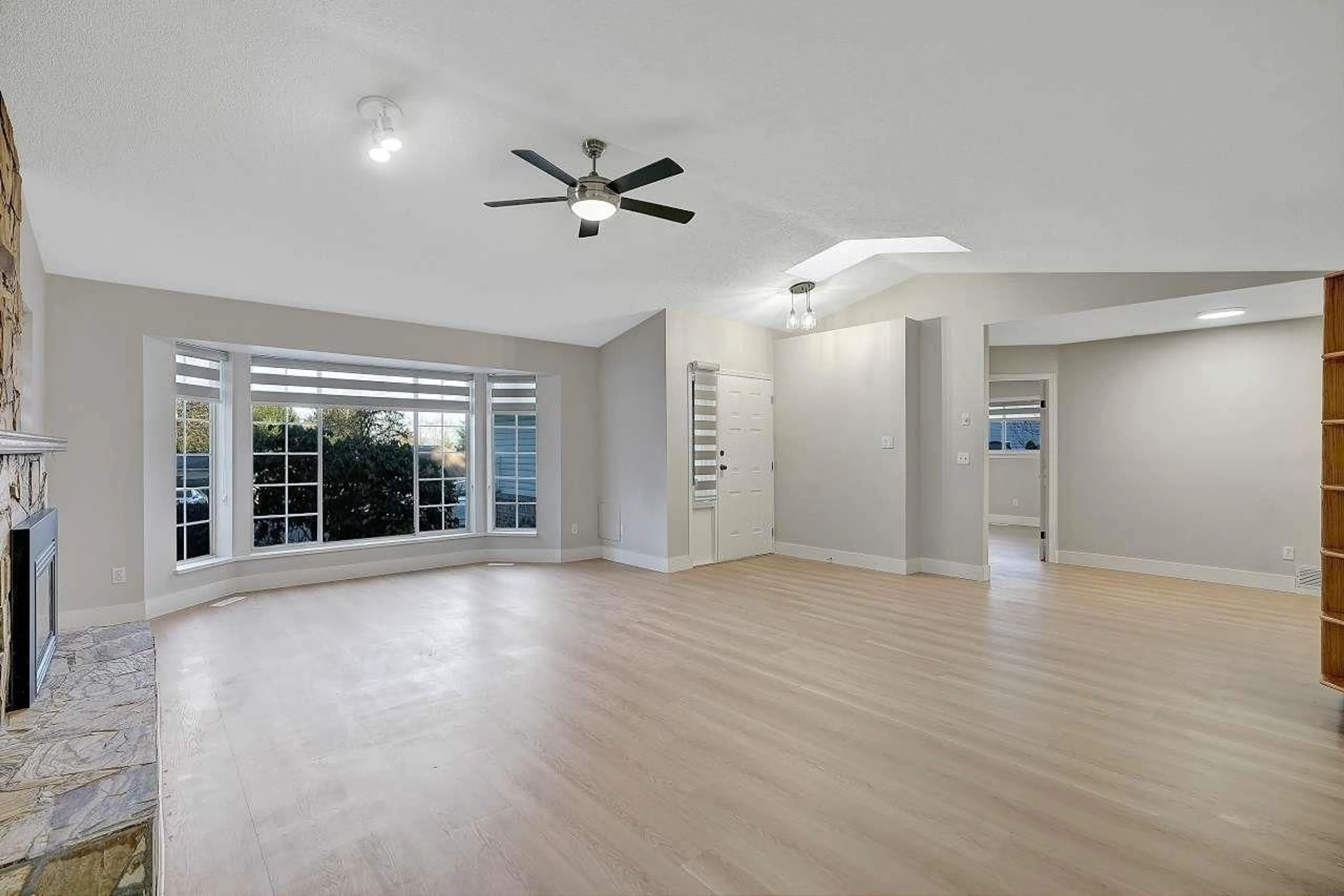 A pic of a room for 13446 60A, Surrey British Columbia V3X1M1