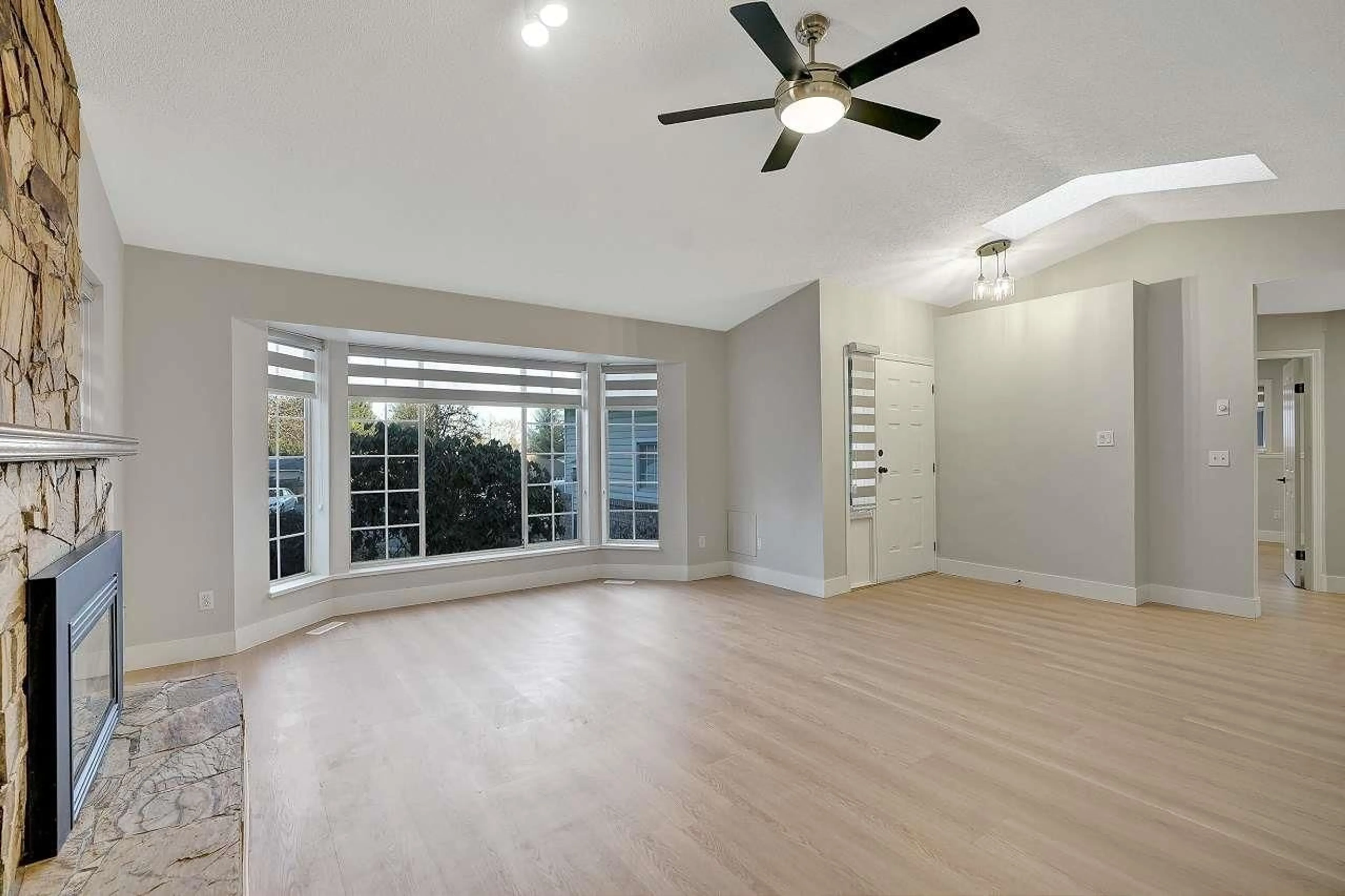 A pic of a room for 13446 60A, Surrey British Columbia V3X1M1