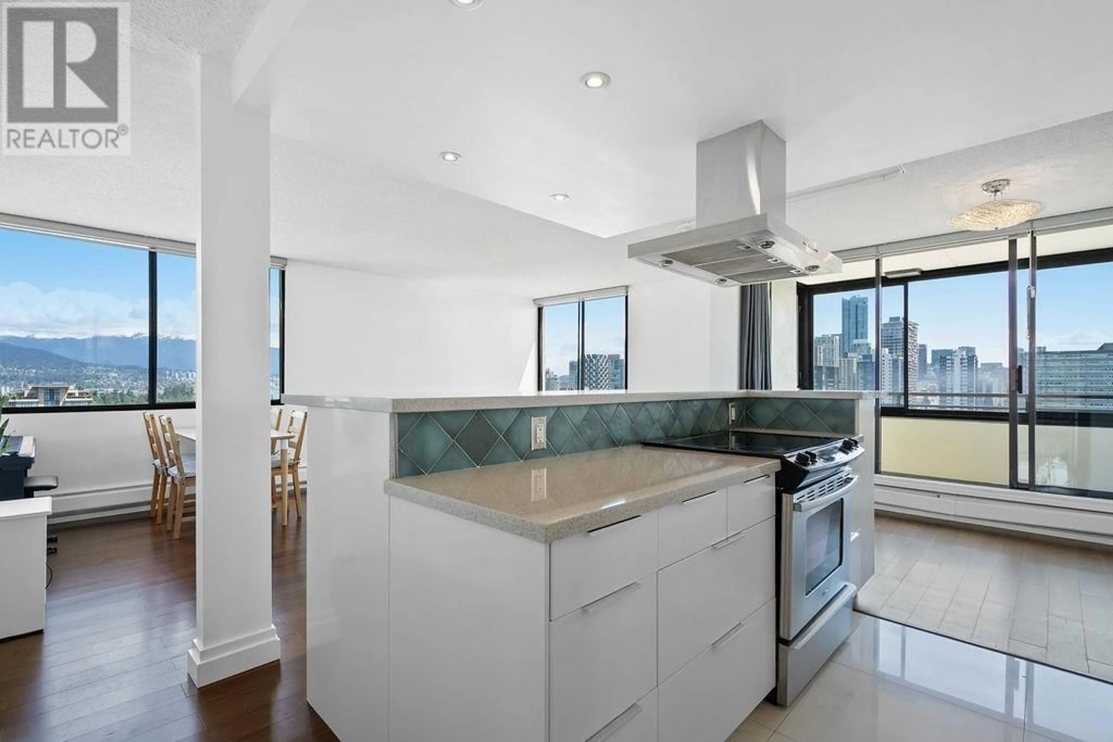 Standard kitchen, ceramic/tile floor for 1901 - 1816 HARO STREET, Vancouver British Columbia V6G2Y7