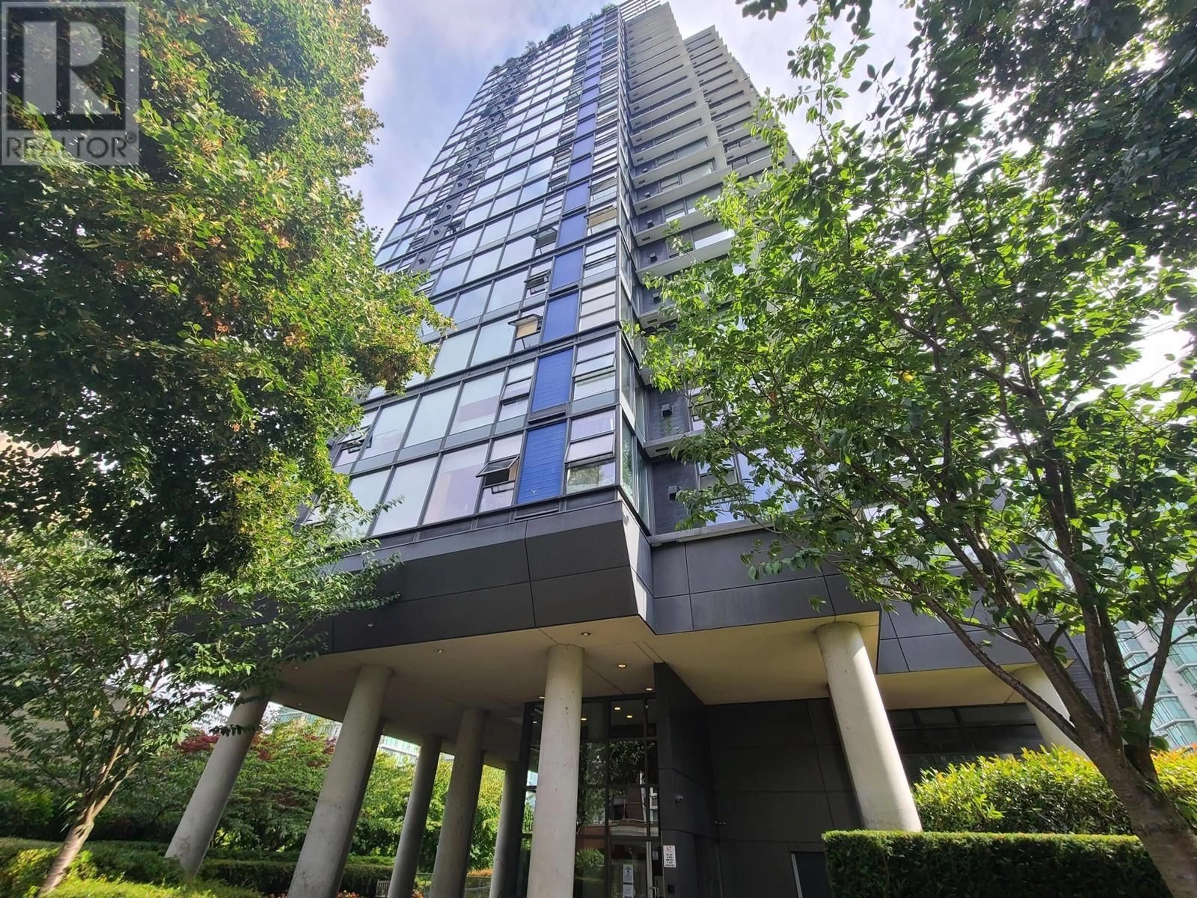 Indoor foyer for 1001 - 1723 ALBERNI STREET, Vancouver British Columbia V6G3G9
