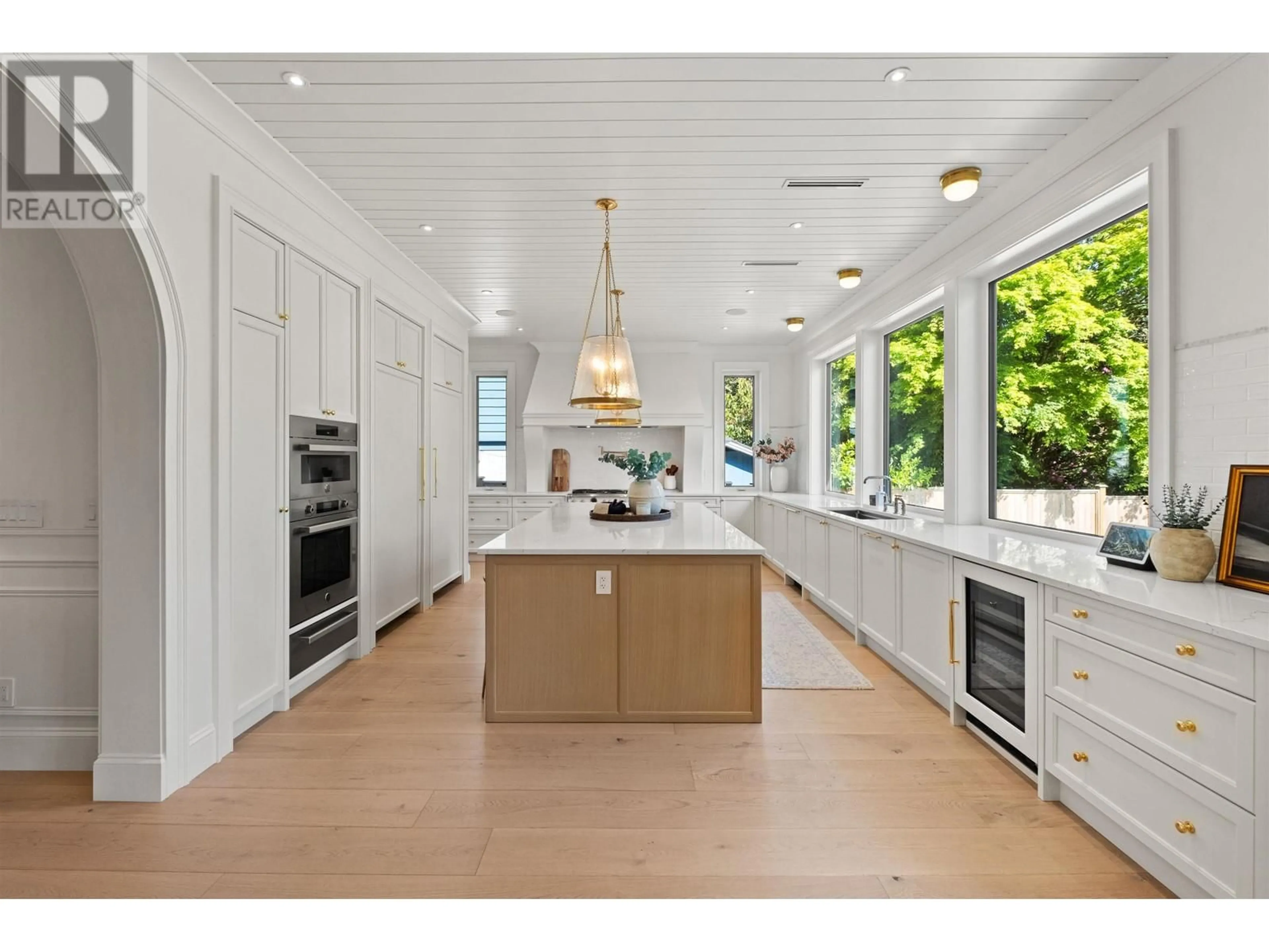 Open concept kitchen, unknown for 821 16TH STREET, North Vancouver British Columbia V7L2V3