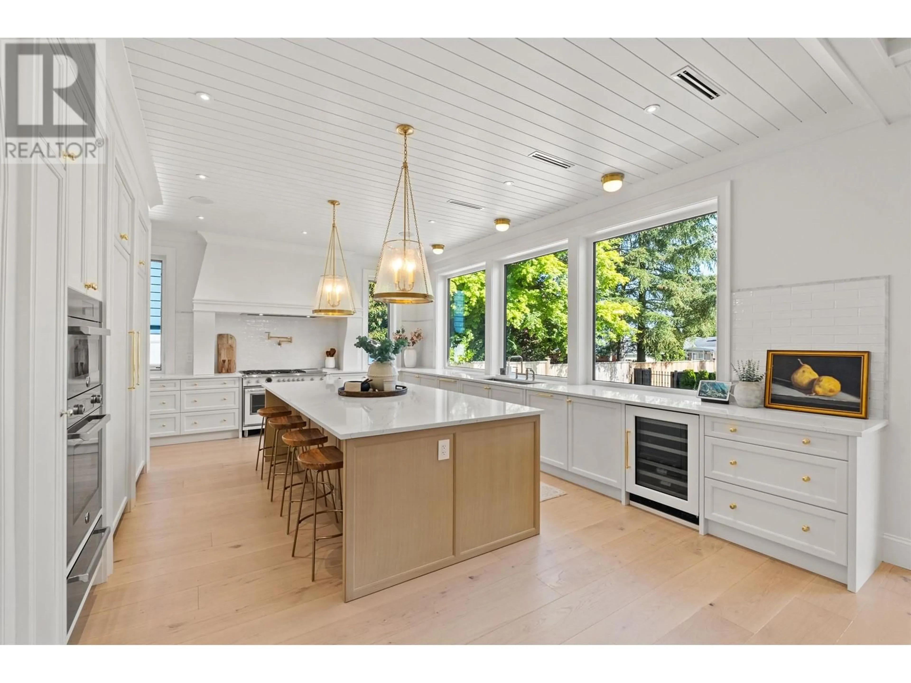 Open concept kitchen, unknown for 821 16TH STREET, North Vancouver British Columbia V7L2V3