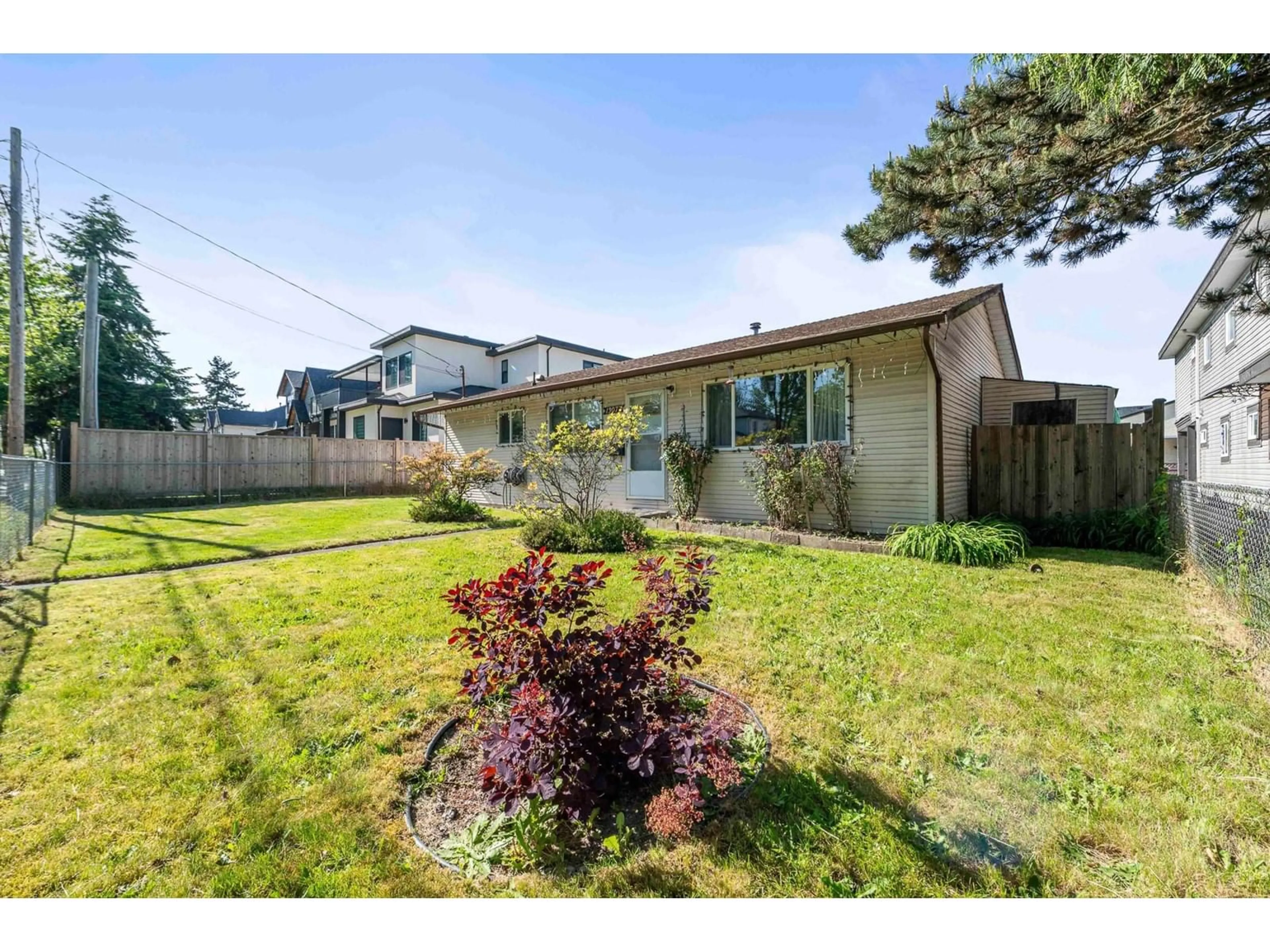 A pic from outside/outdoor area/front of a property/back of a property/a pic from drone, street for 13077 72, Surrey British Columbia V3W2N3