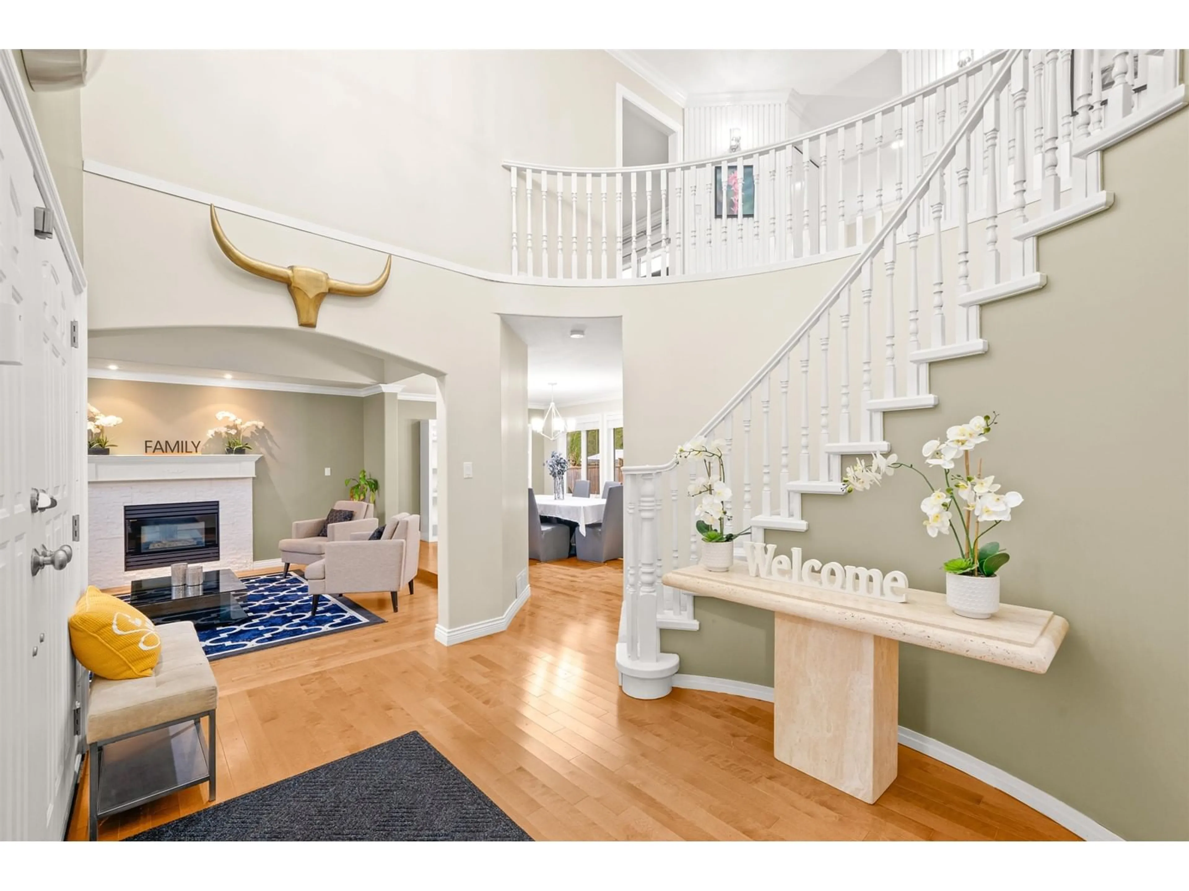 Indoor entryway for 9063 162A, Surrey British Columbia V4N3L6
