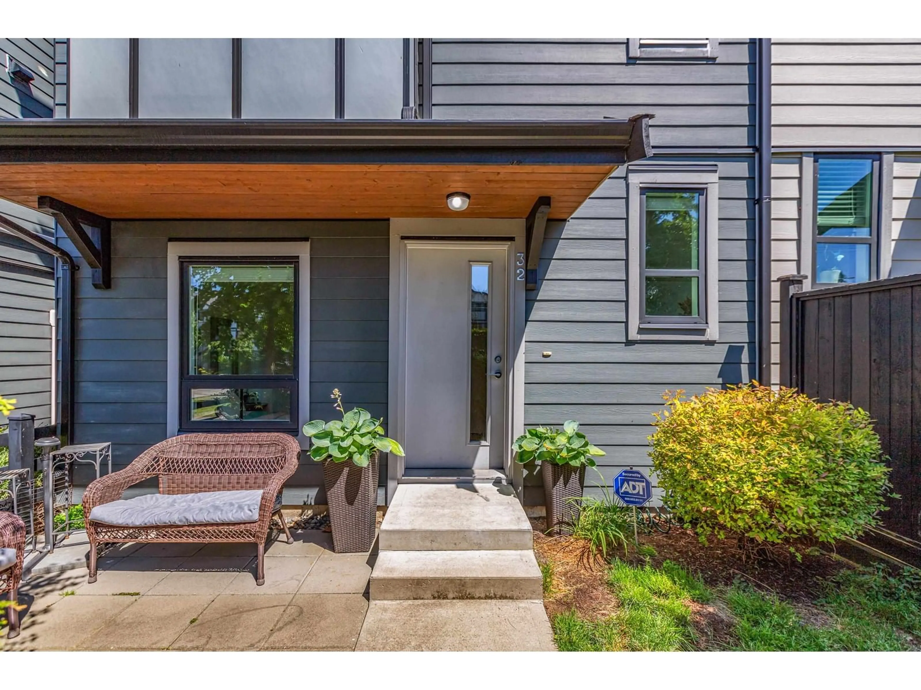 Indoor entryway for 32 - 2427 164, Surrey British Columbia V3Z0R6