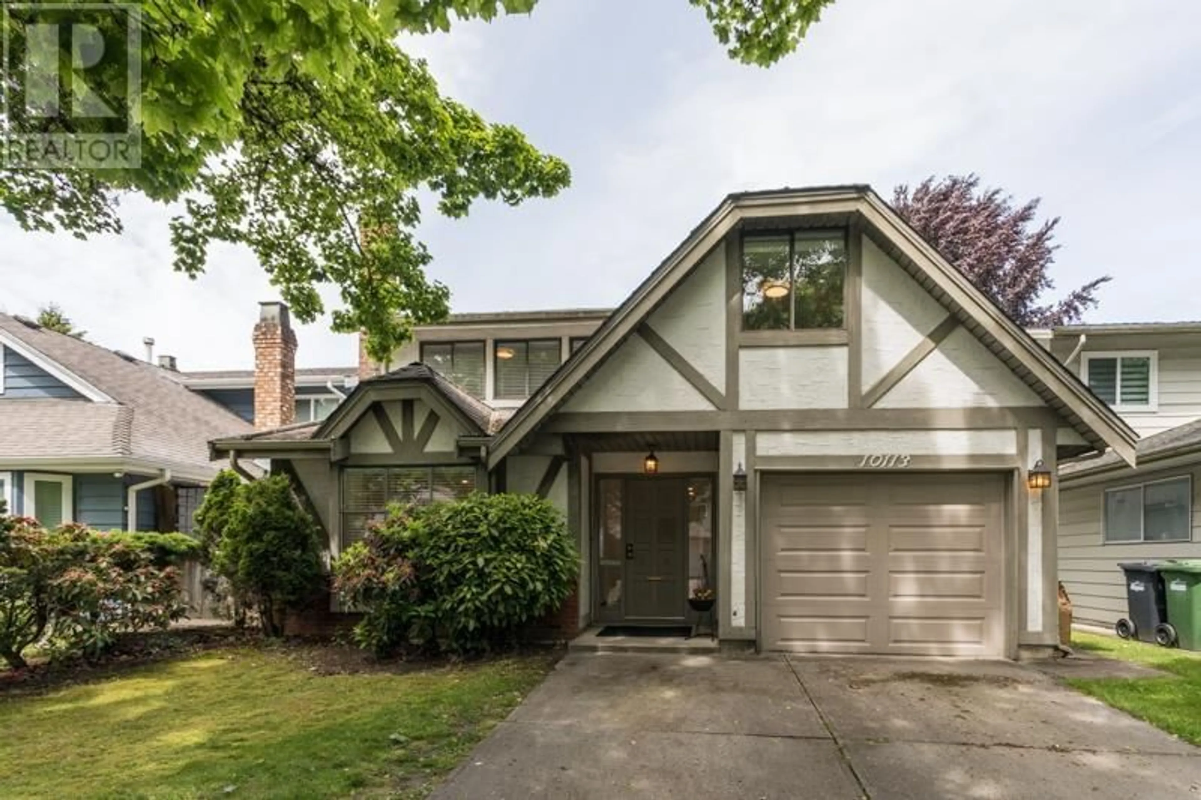 Home with vinyl exterior material, street for 10113 LAWSON DRIVE, Richmond British Columbia V7E5M2