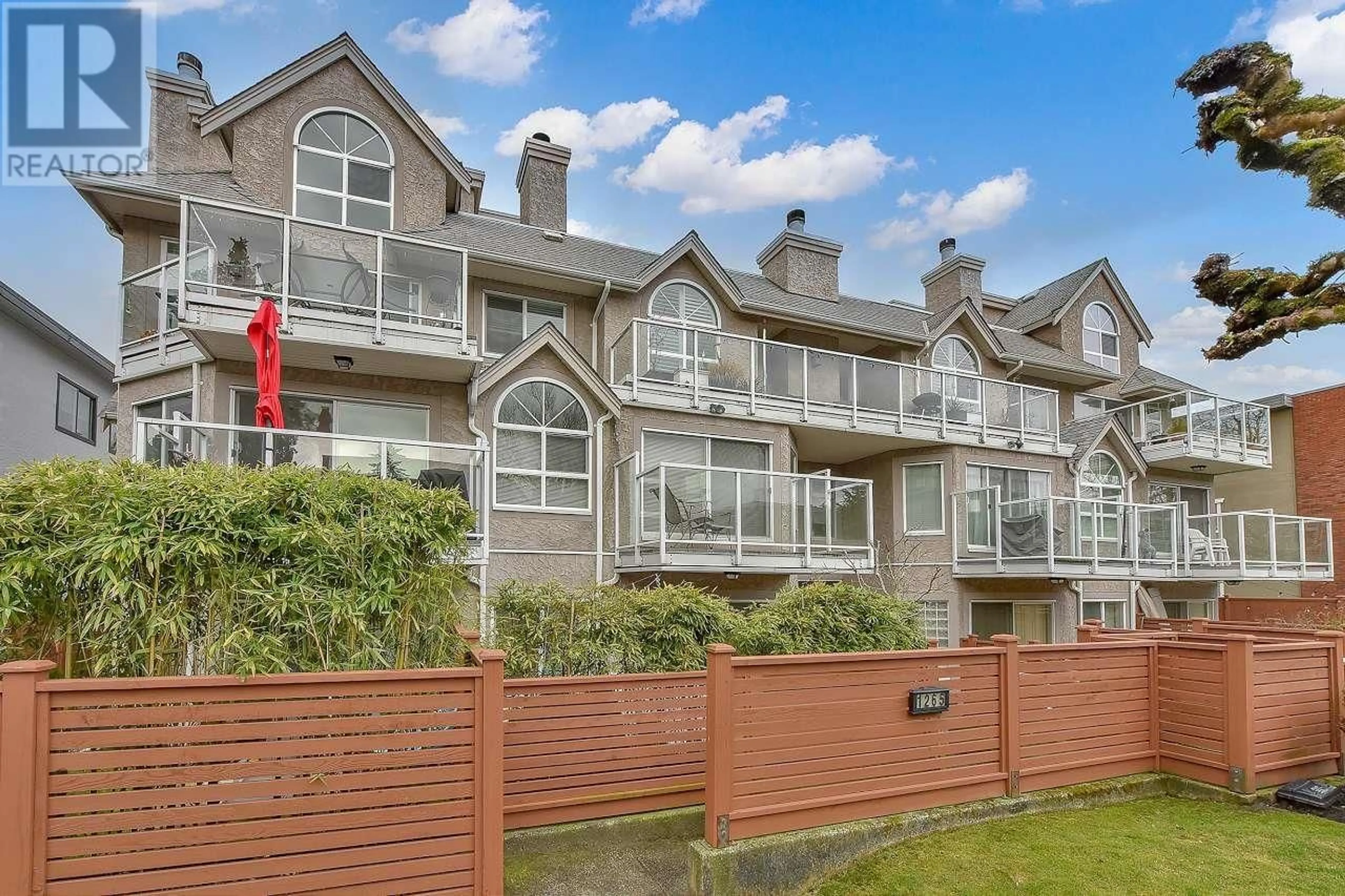 A pic from outside/outdoor area/front of a property/back of a property/a pic from drone, unknown for 205 - 1265 11TH AVENUE, Vancouver British Columbia V6H1K6