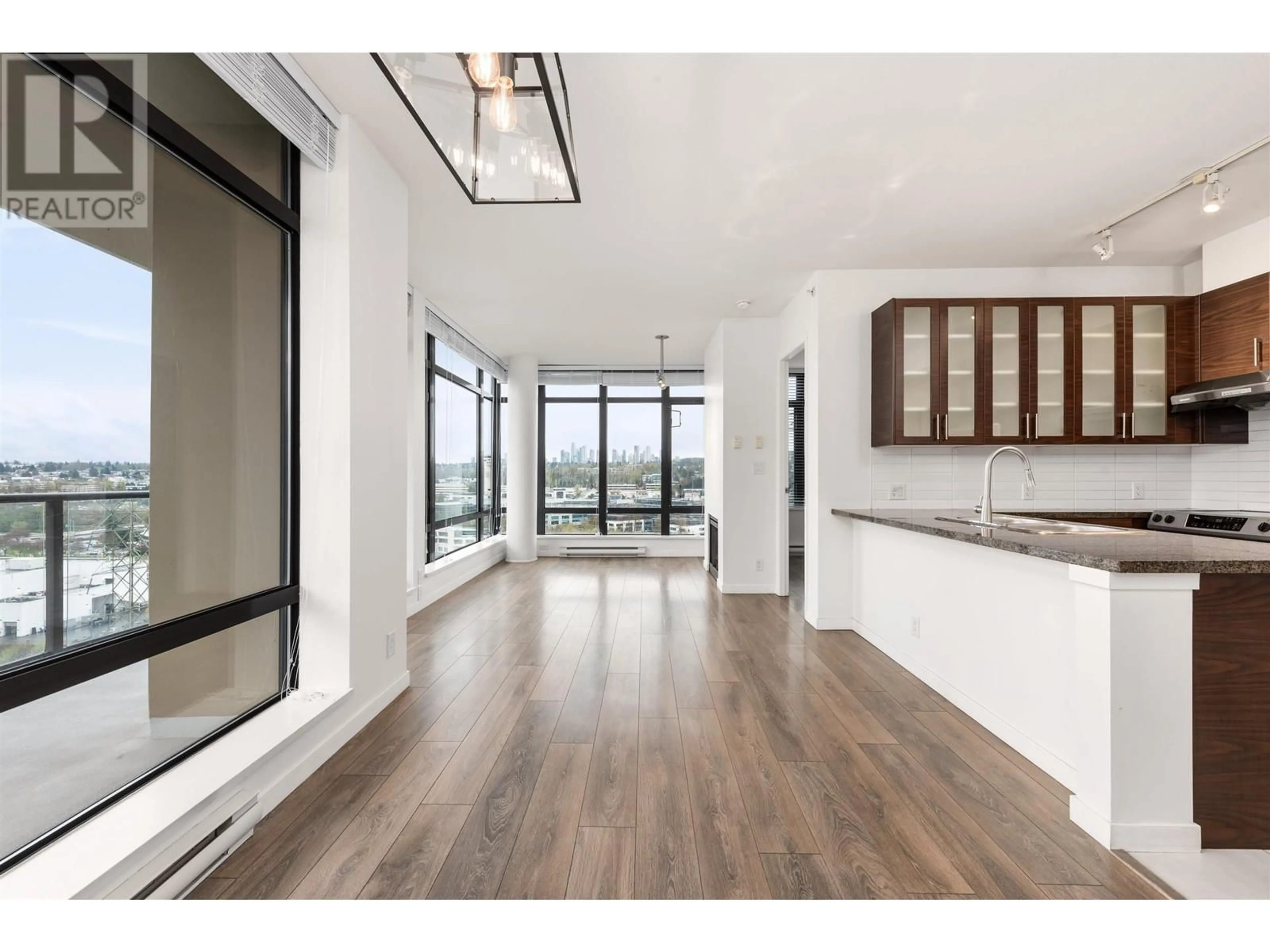 Open concept kitchen, unknown for 1501 - 2355 MADISON AVENUE, Burnaby British Columbia V5C0B3