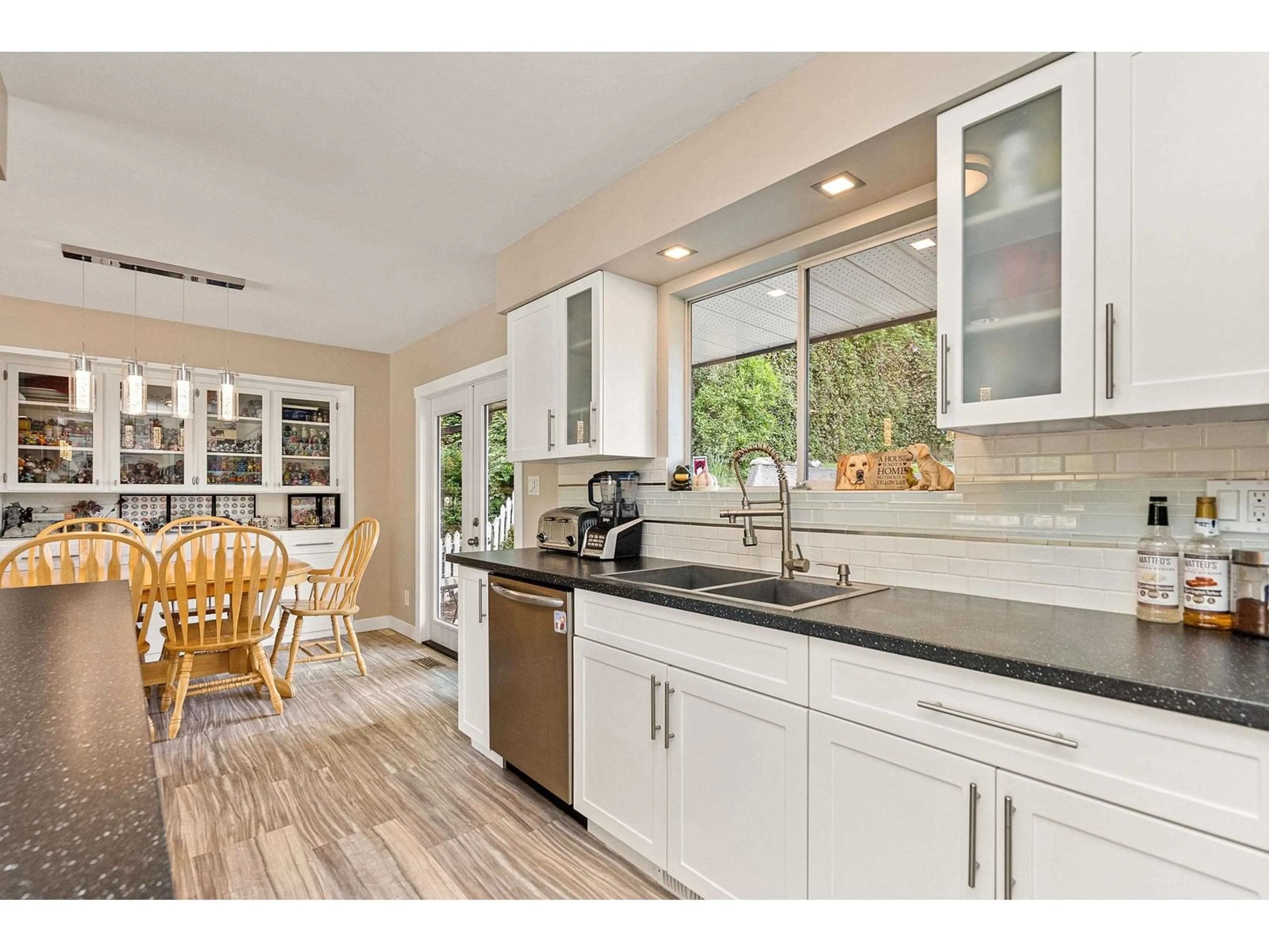 Open concept kitchen, unknown for 33358 KNIGHT, Mission British Columbia V2V5K8