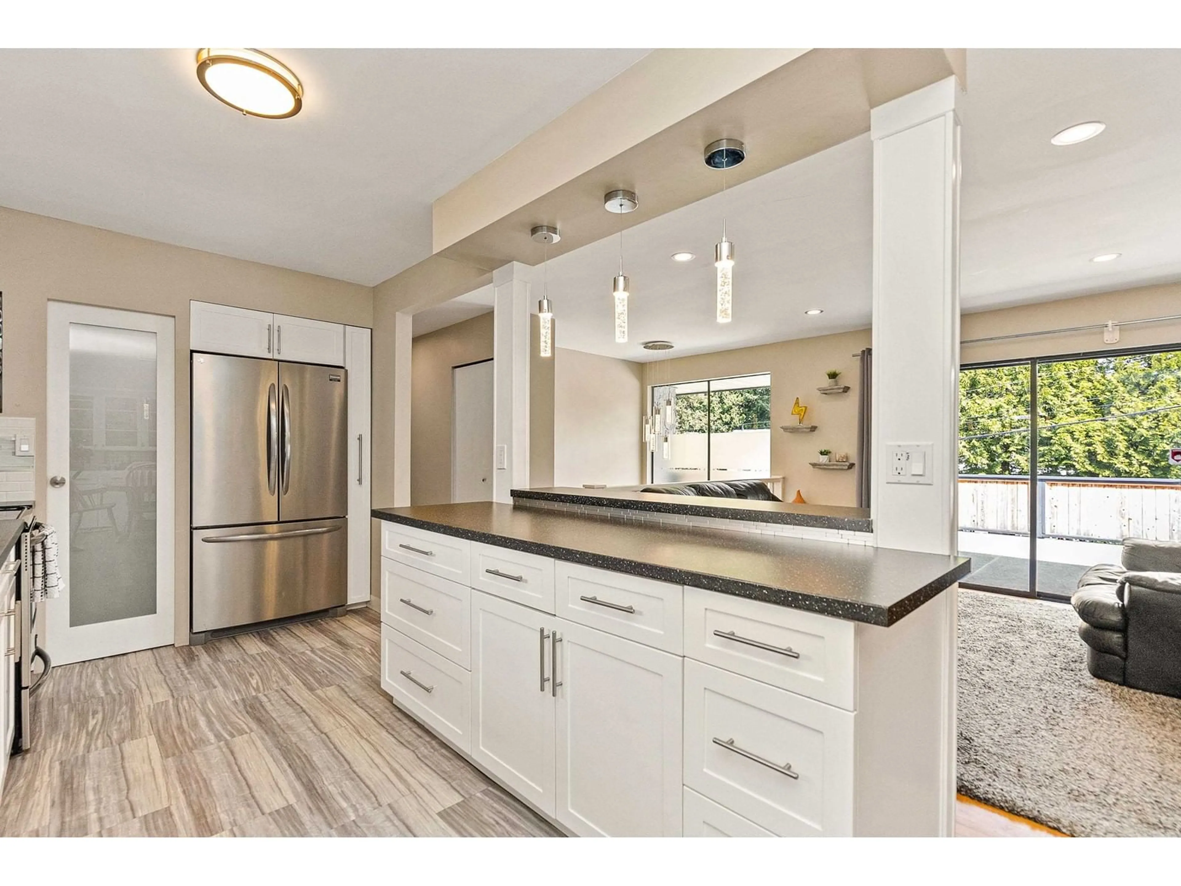 Open concept kitchen, unknown for 33358 KNIGHT, Mission British Columbia V2V5K8