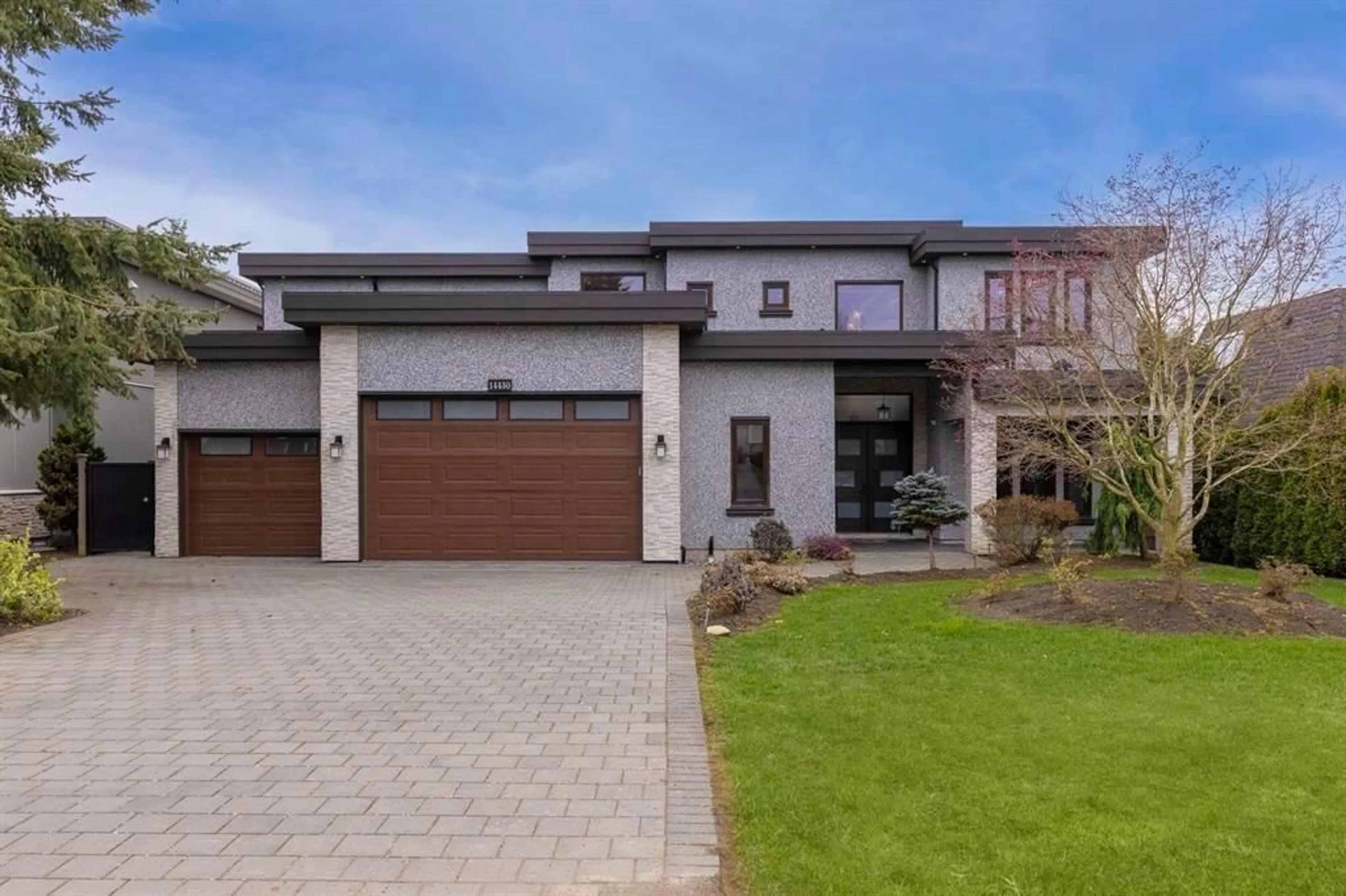 Home with brick exterior material, street for 14430 MANN PARK, White Rock British Columbia V4B3A8