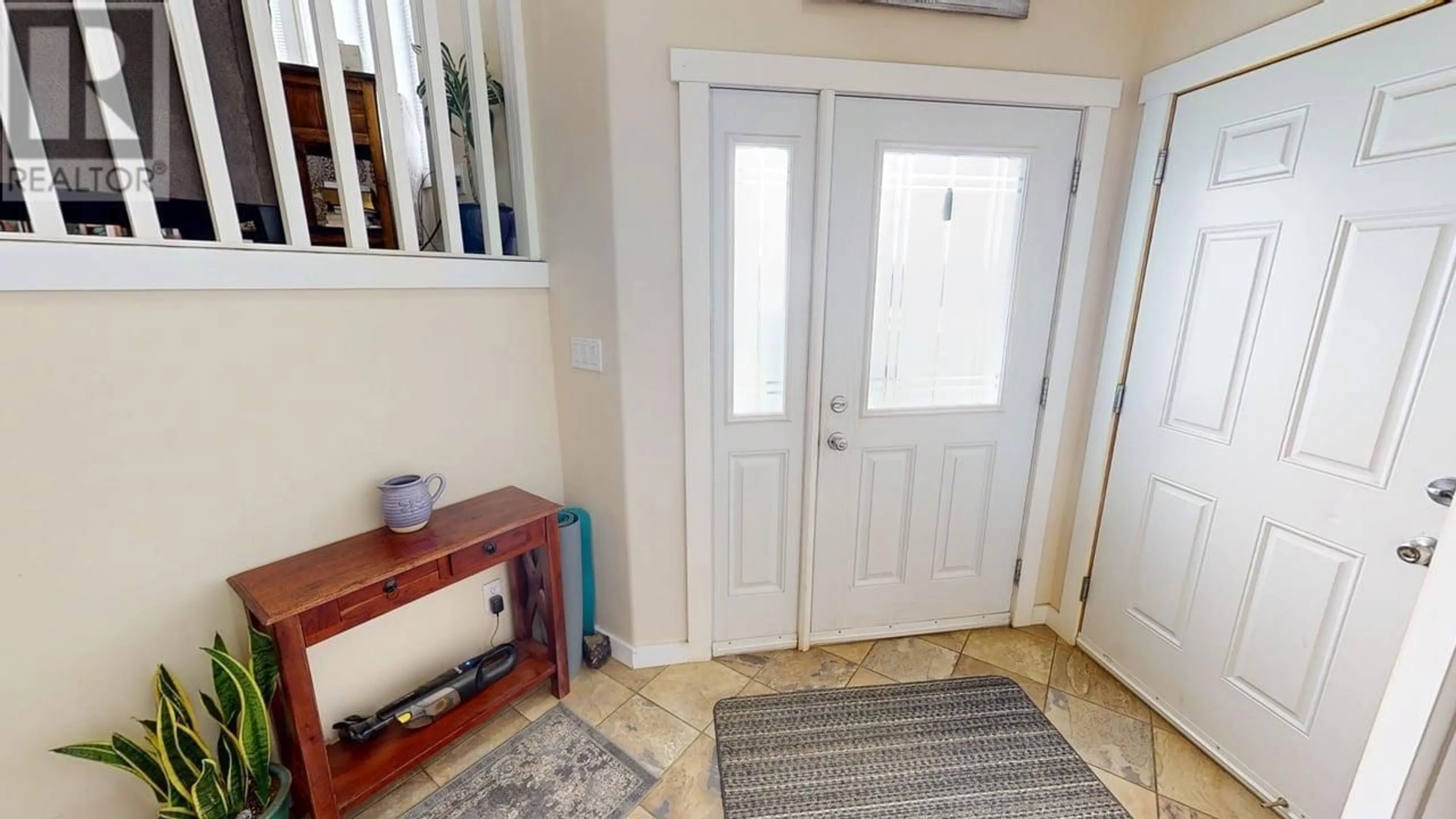 Indoor entryway for 10331 97 STREET, Taylor British Columbia V0C2K0