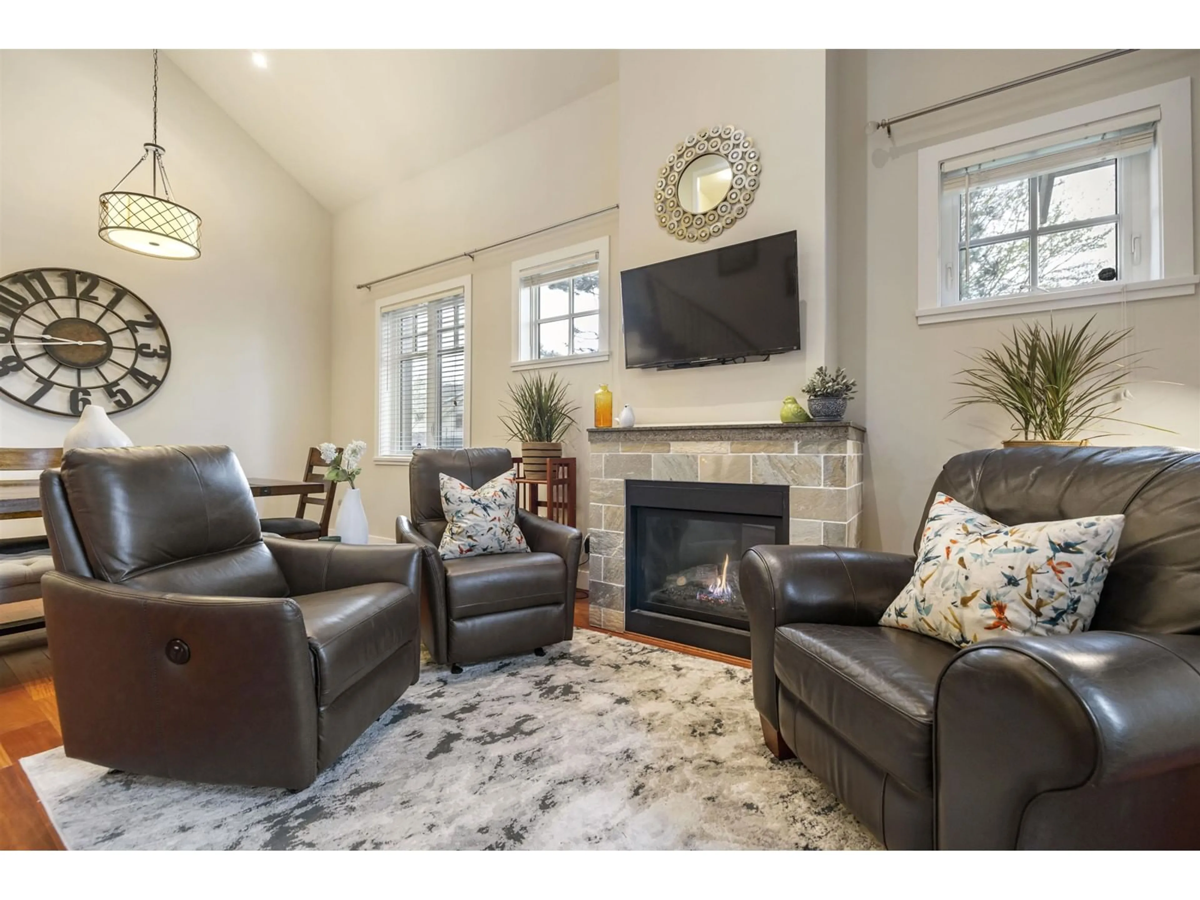 Living room with furniture, unknown for 46 - 3109 161, Surrey British Columbia V3Z2K4