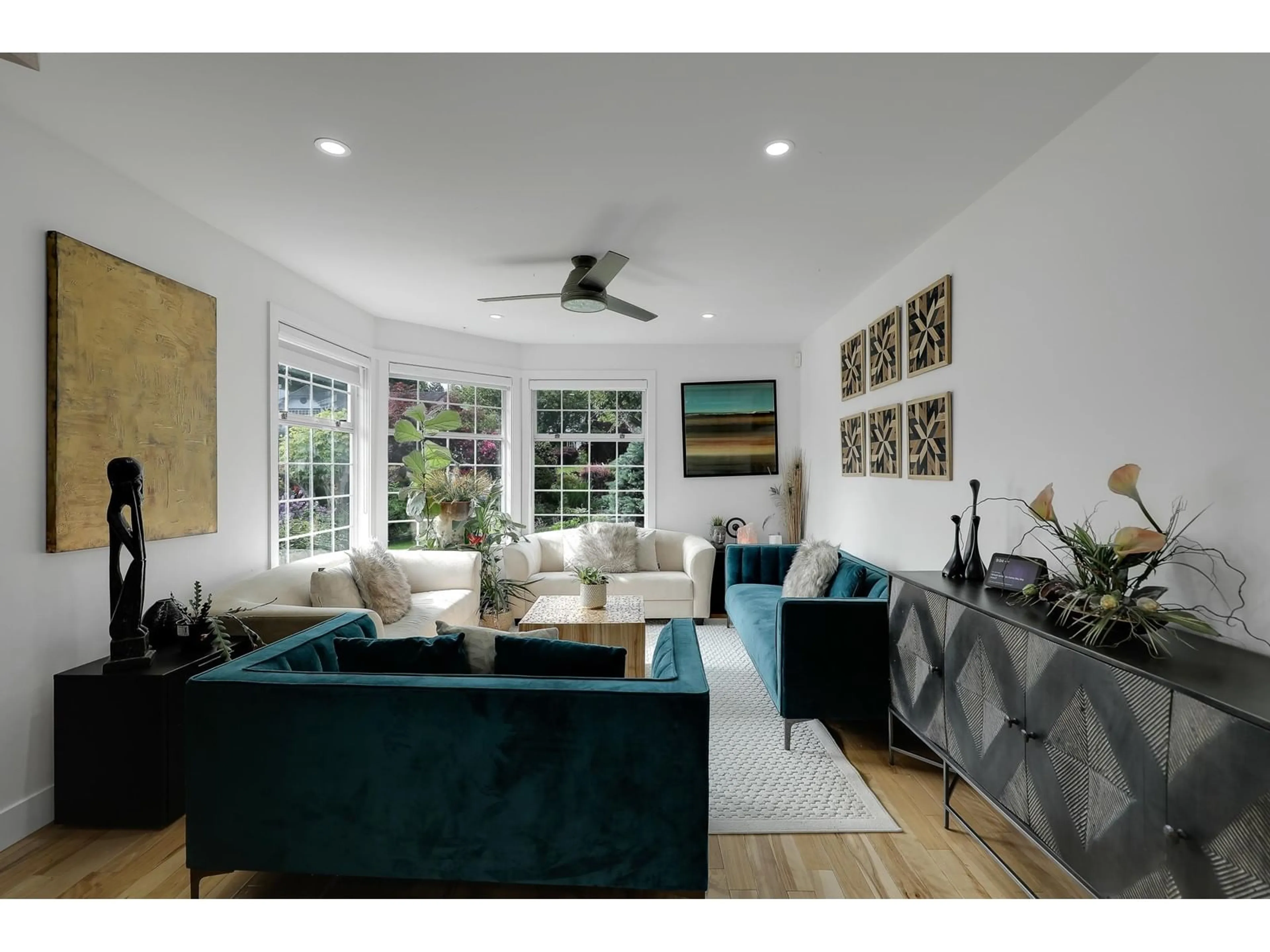 Living room with furniture, unknown for 14345 78A, Surrey British Columbia V3W9W3