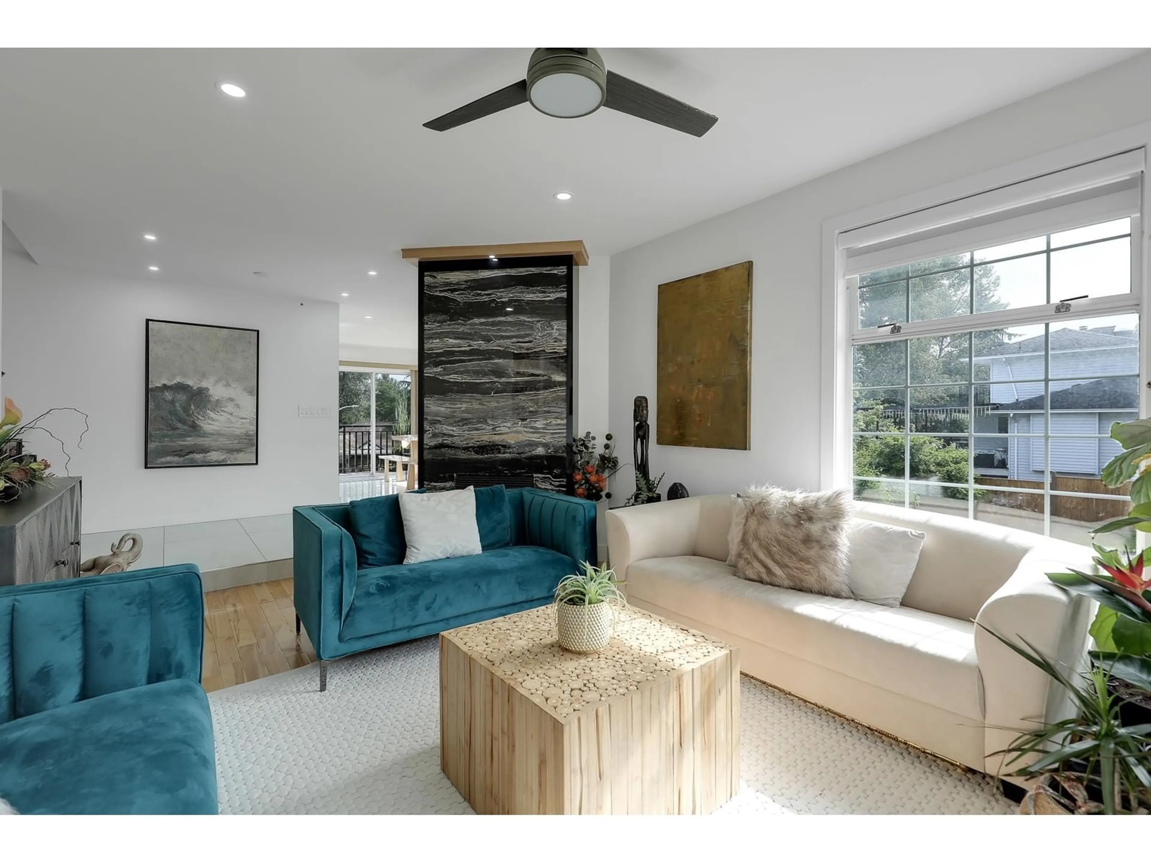 Living room with furniture, unknown for 14345 78A, Surrey British Columbia V3W9W3