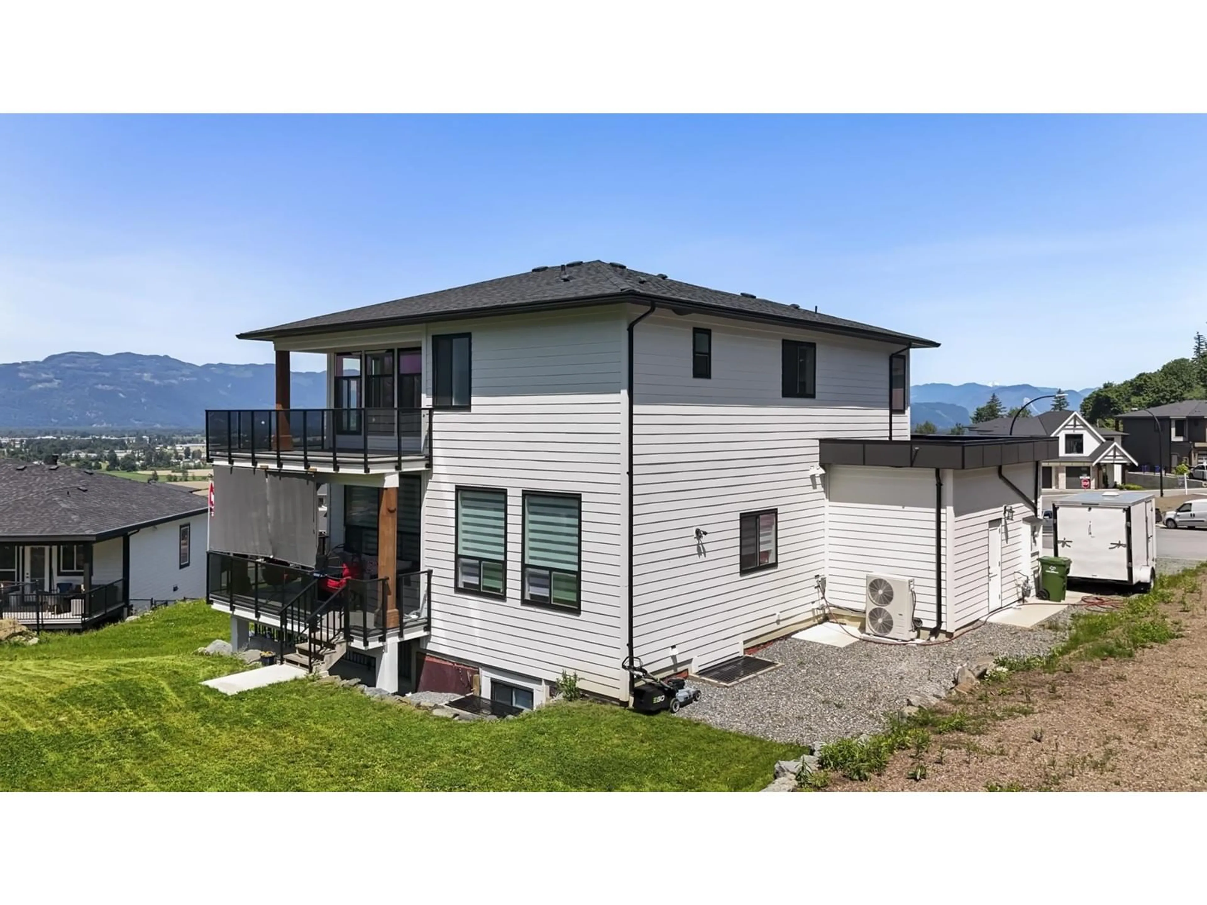 Home with vinyl exterior material, mountain view for 8462 LILY PLACE, Chilliwack British Columbia V4Z0E5