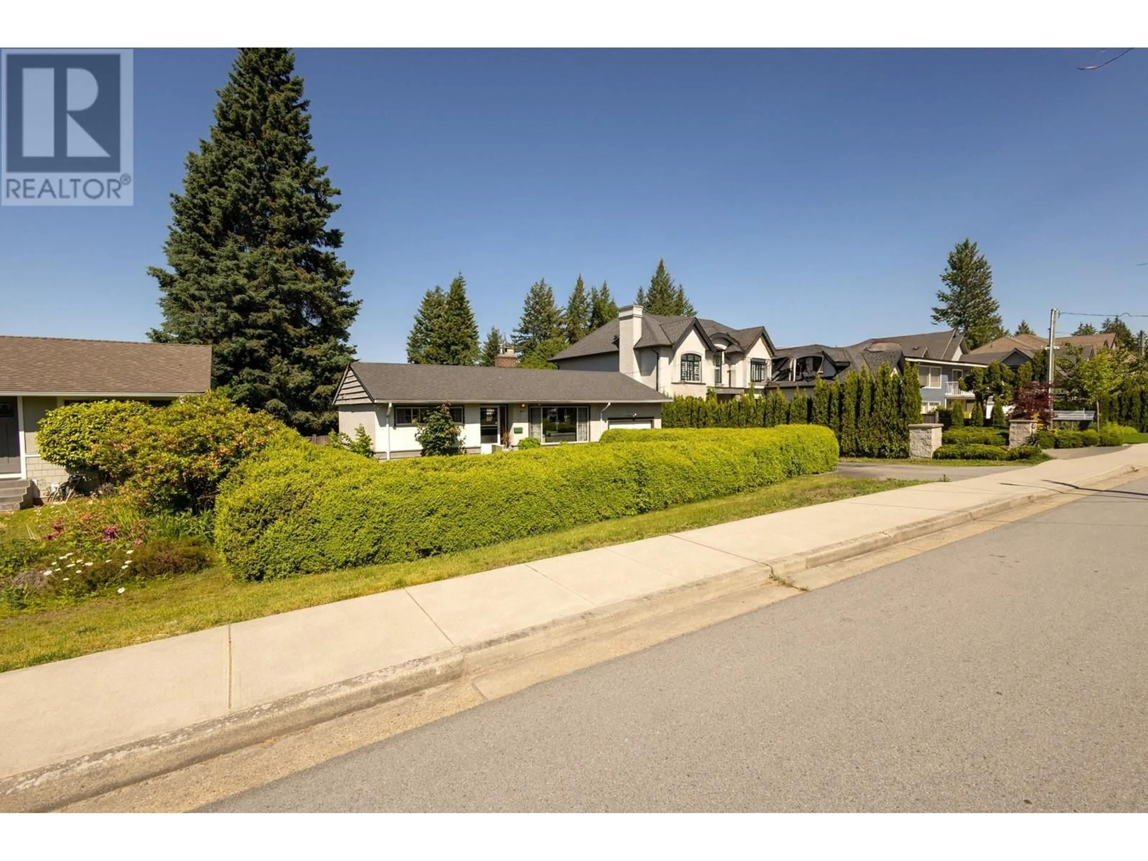 Unknown for 914 MACINTOSH STREET, Coquitlam British Columbia V3J4Z2
