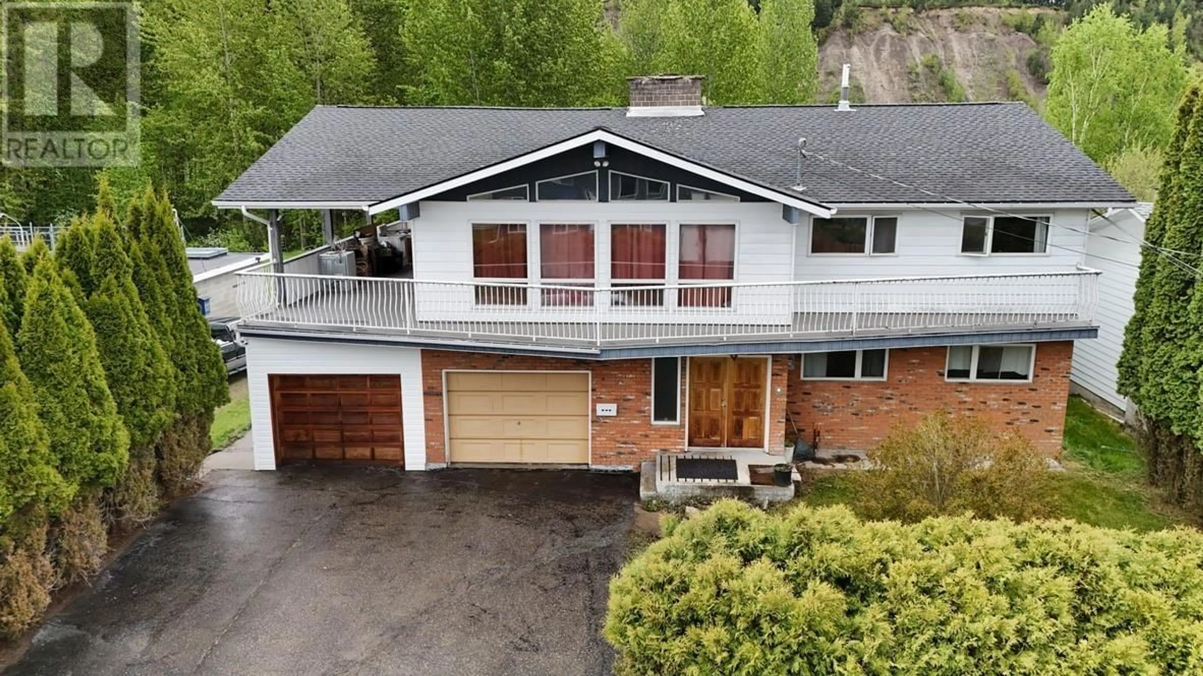 A pic from outside/outdoor area/front of a property/back of a property/a pic from drone, mountain view for 772 ROLPH STREET, Quesnel British Columbia V2J3M1