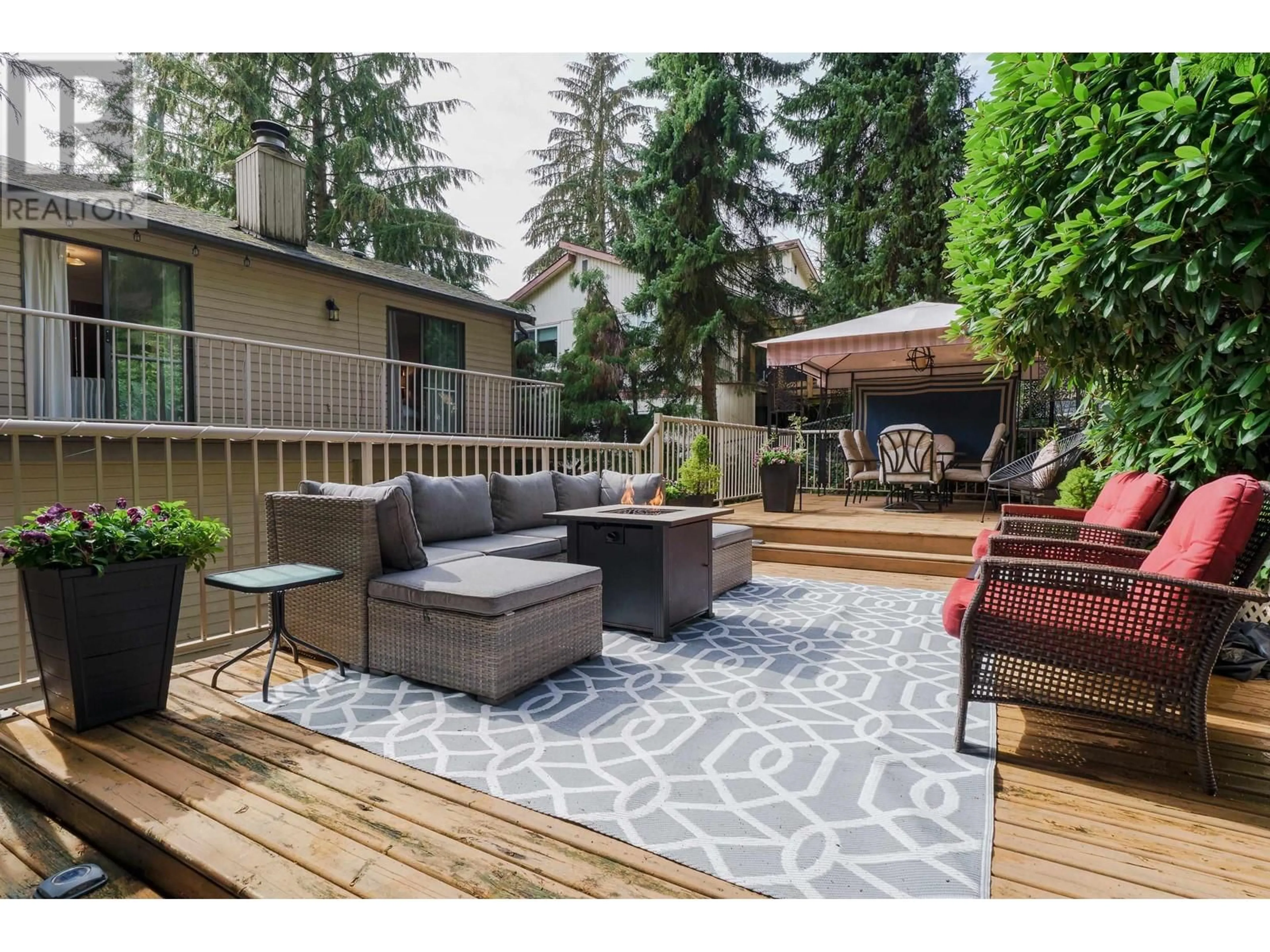 Patio, street for 1261 LANSDOWNE DRIVE, Coquitlam British Columbia V3E1S6