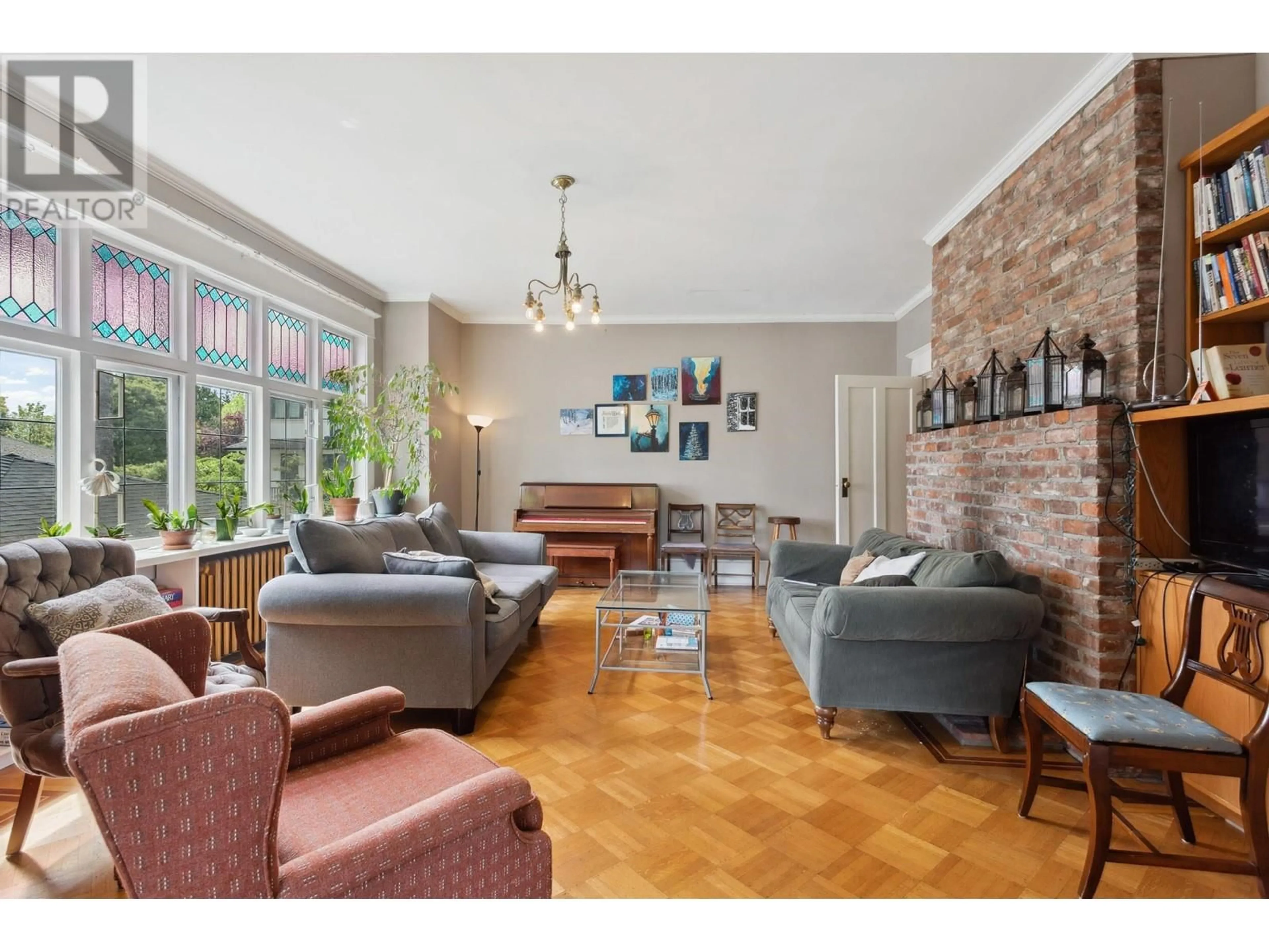 Living room with furniture, unknown for 4698 4TH AVENUE, Vancouver British Columbia V6R1R5
