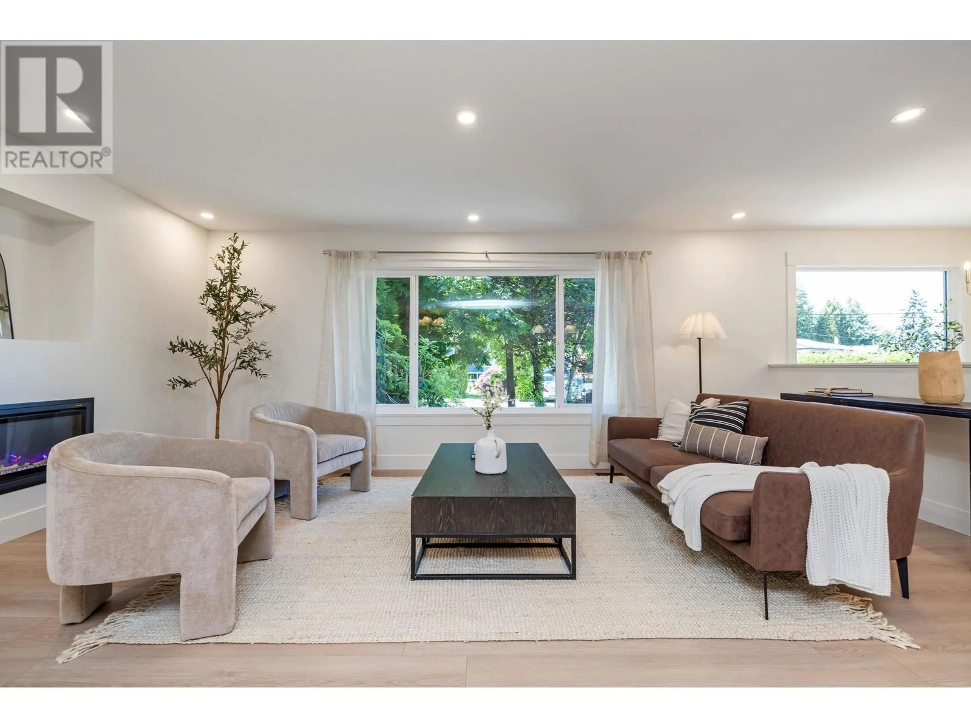 Living room with furniture, unknown for 1503 CELESTE CRESCENT, Port Coquitlam British Columbia V3C1E3