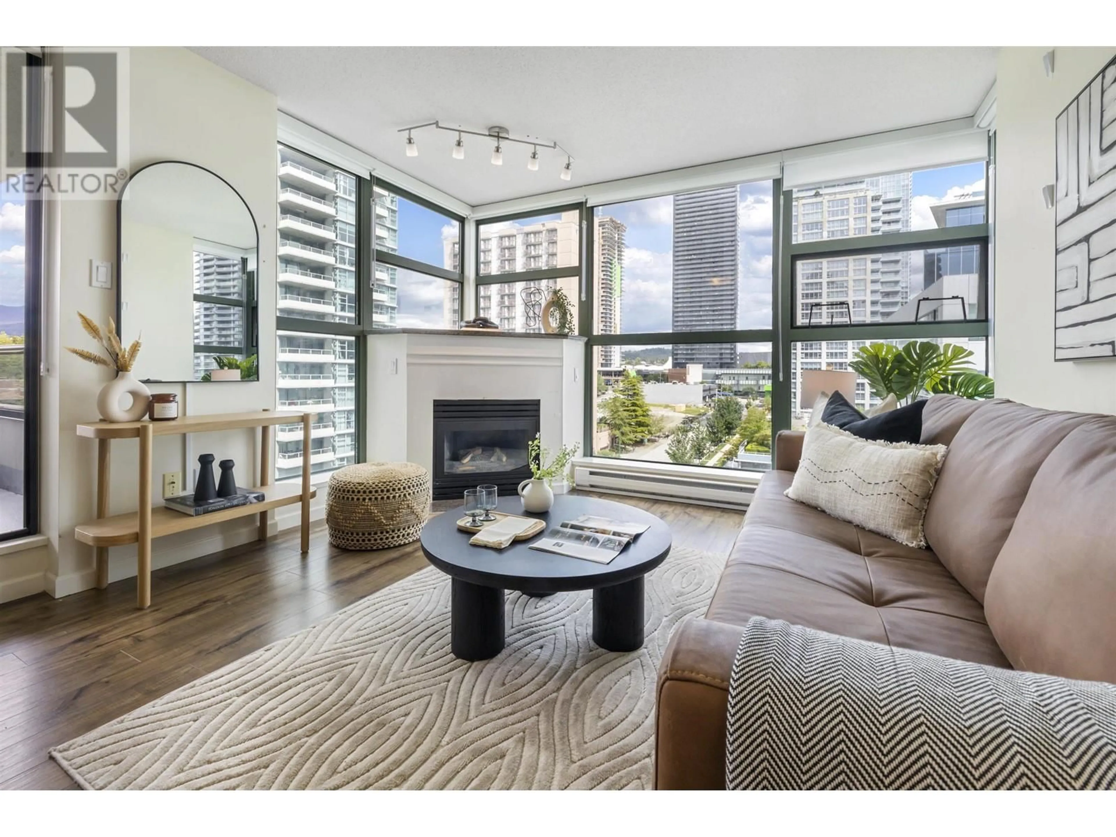 Living room with furniture, unknown for 906 - 4398 BUCHANAN STREET, Burnaby British Columbia V5C6R7