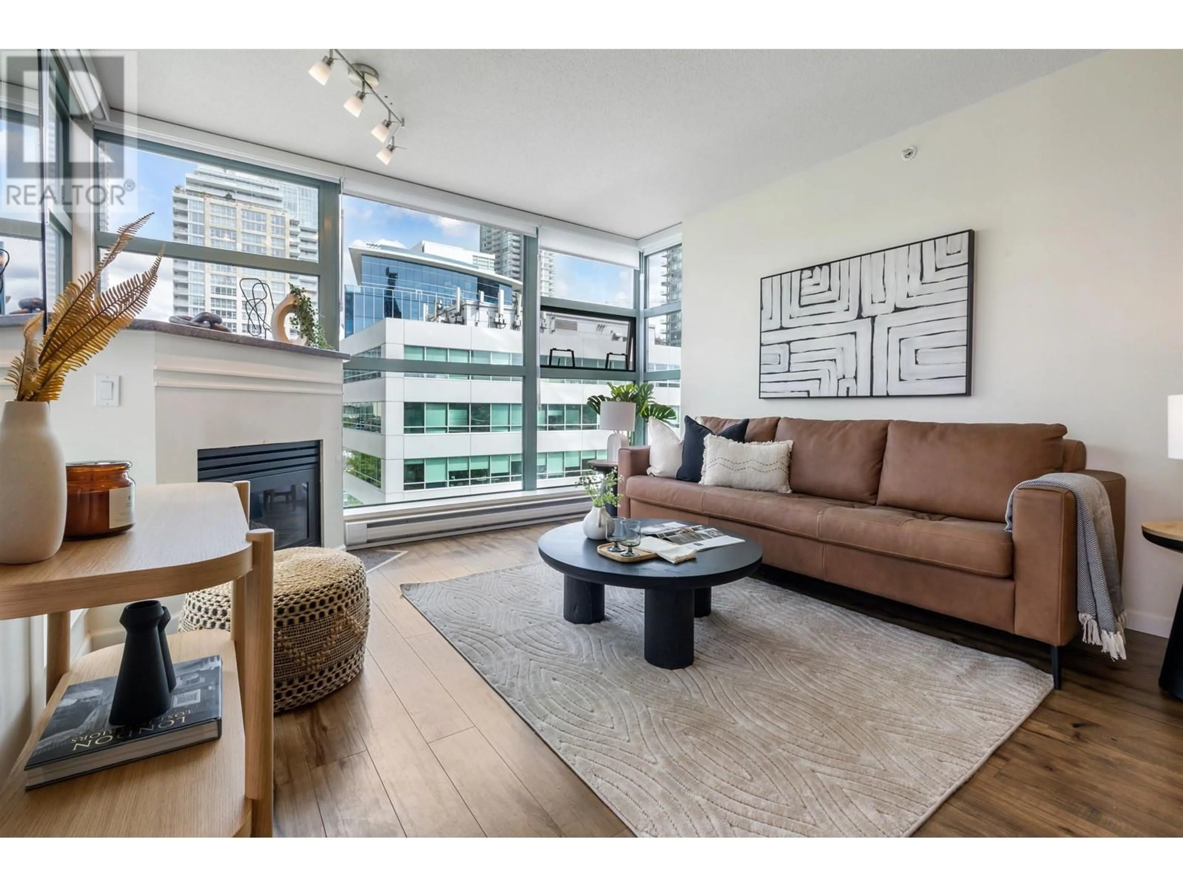 Living room with furniture, unknown for 906 - 4398 BUCHANAN STREET, Burnaby British Columbia V5C6R7