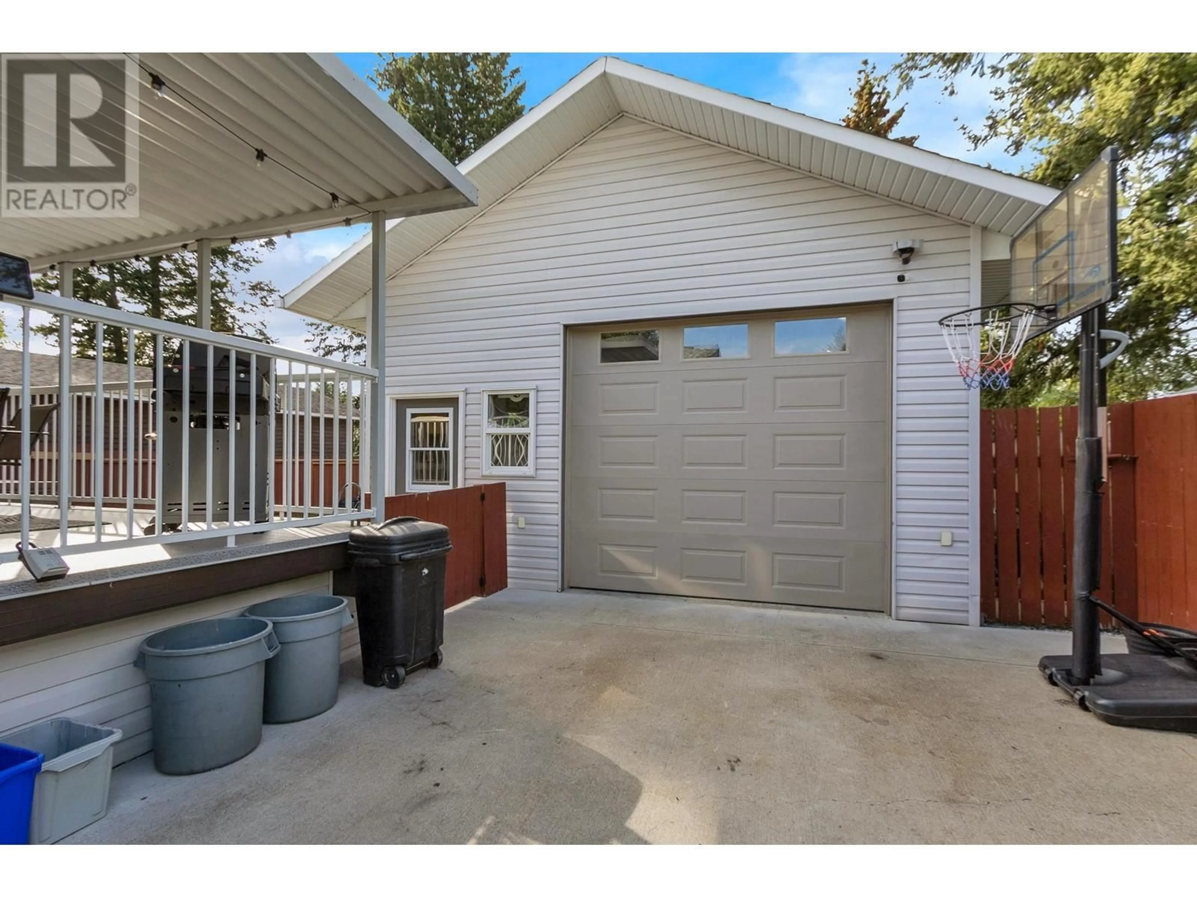 Indoor garage for 7713 LOYOLA DRIVE, Prince George British Columbia V2N2W9