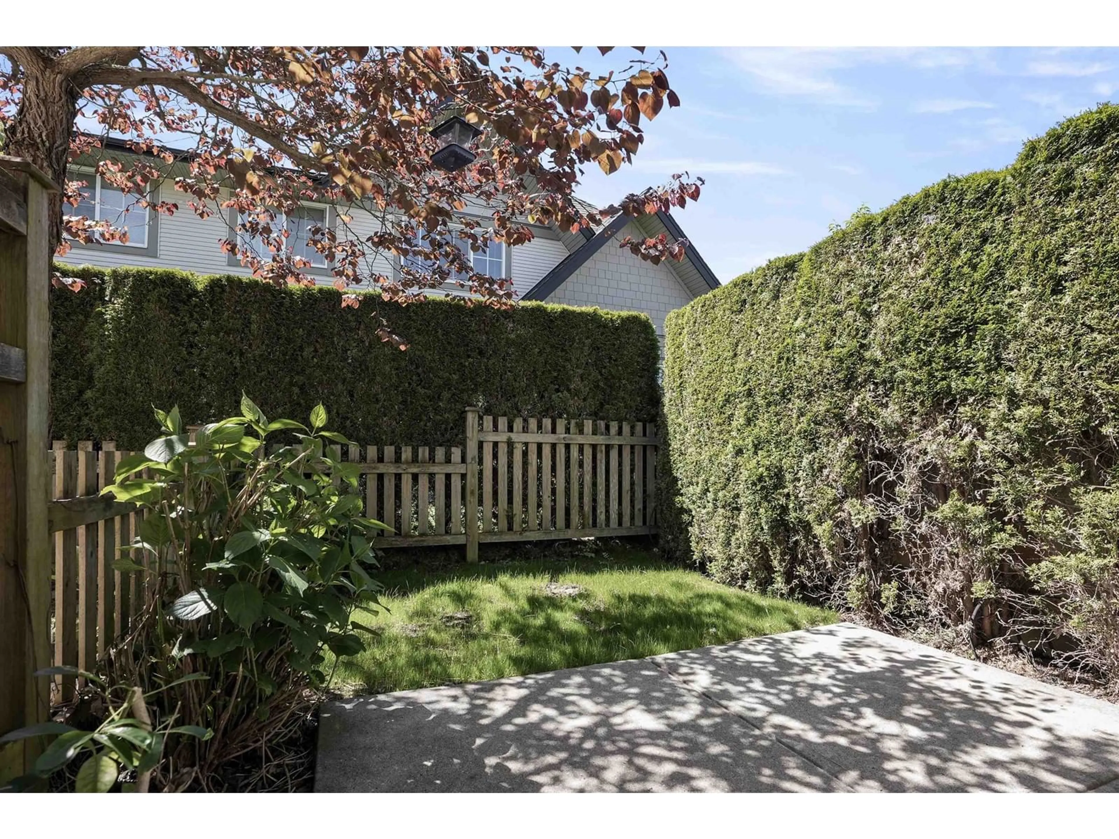 Patio, street for 204 - 2501 161A, Surrey British Columbia V3S7Y6