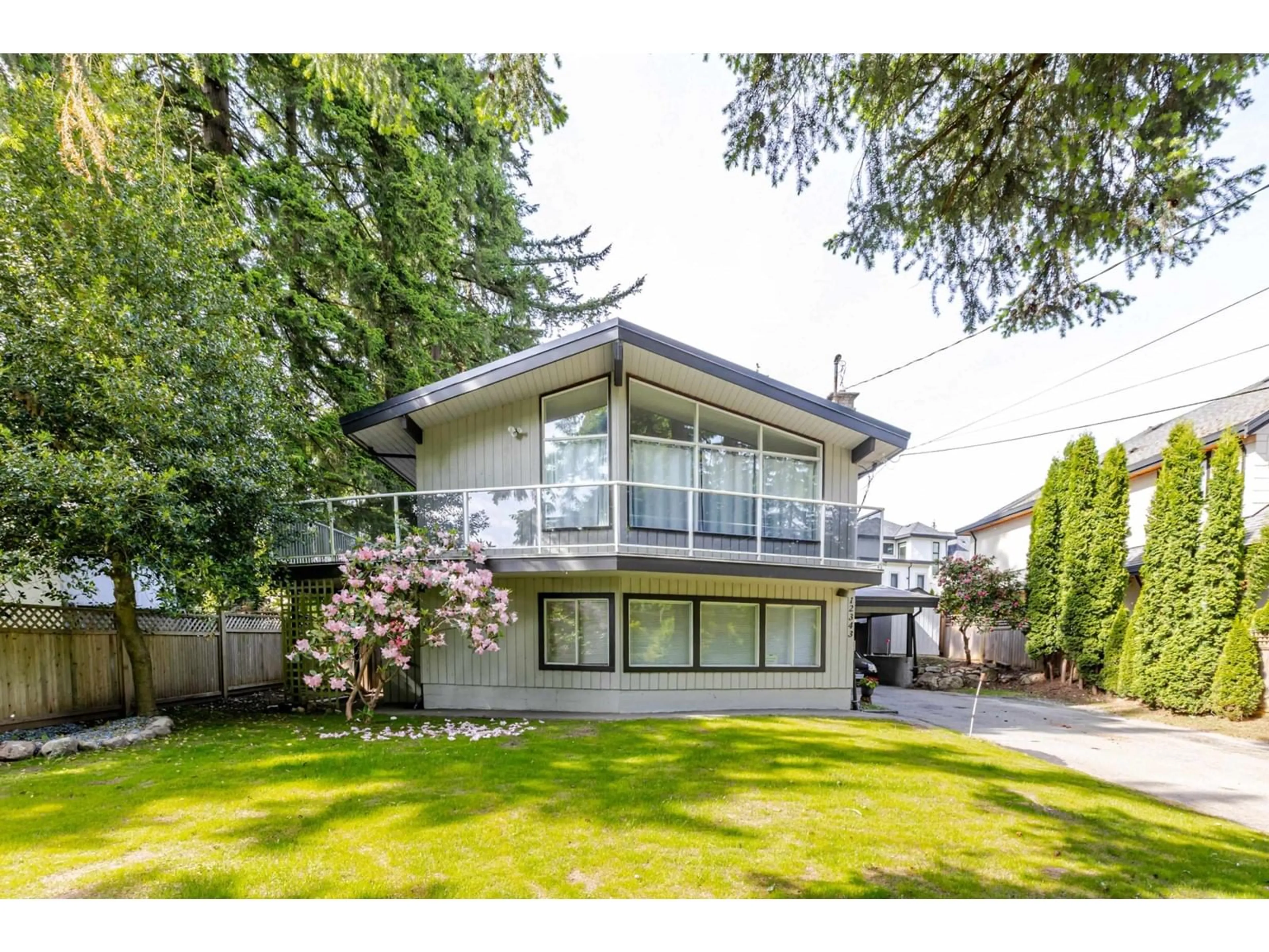 A pic from outside/outdoor area/front of a property/back of a property/a pic from drone, street for 12343 NEW MCLELLAN, Surrey British Columbia V3W1E6