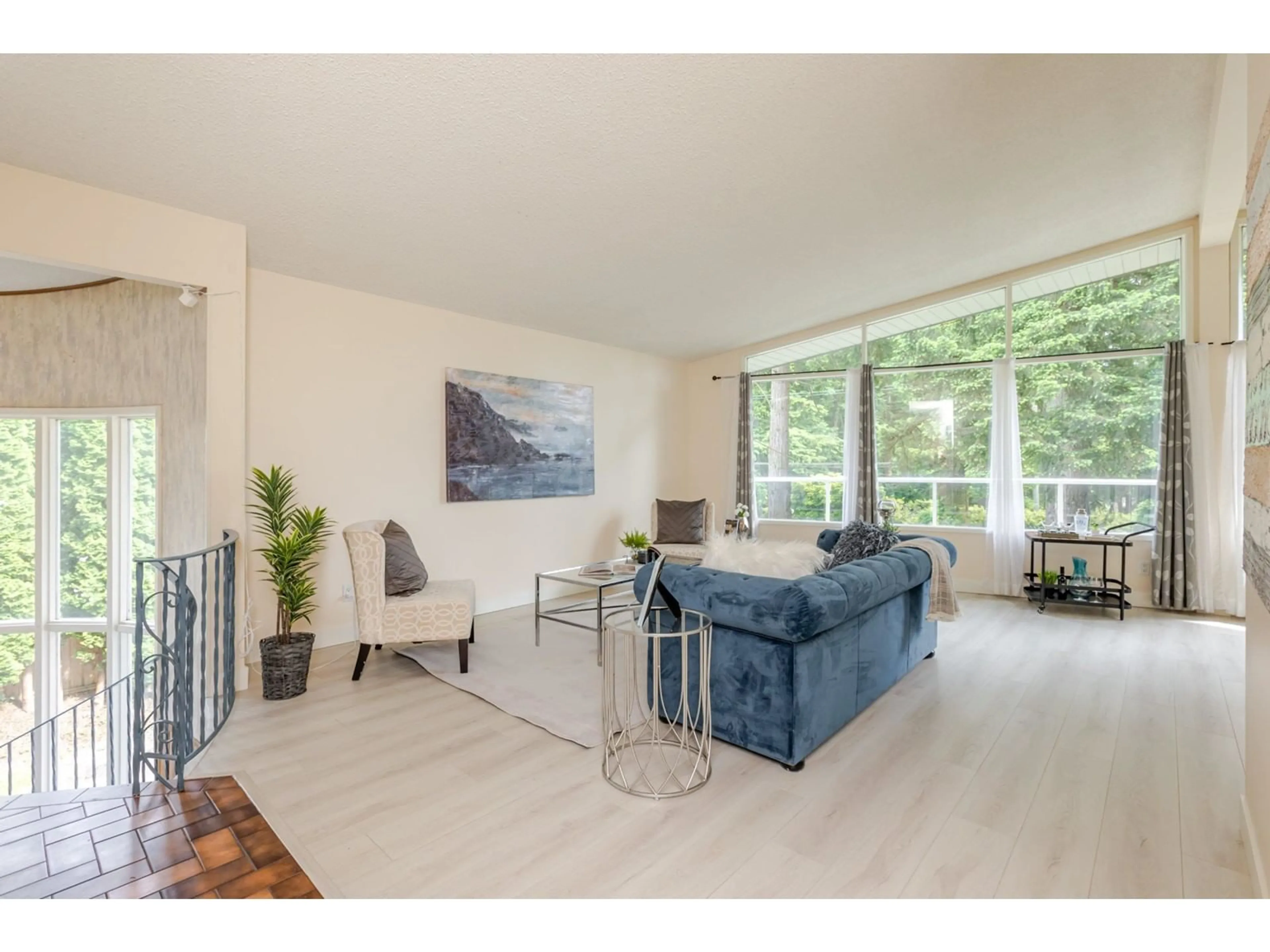 Living room with furniture, unknown for 12343 NEW MCLELLAN, Surrey British Columbia V3W1E6
