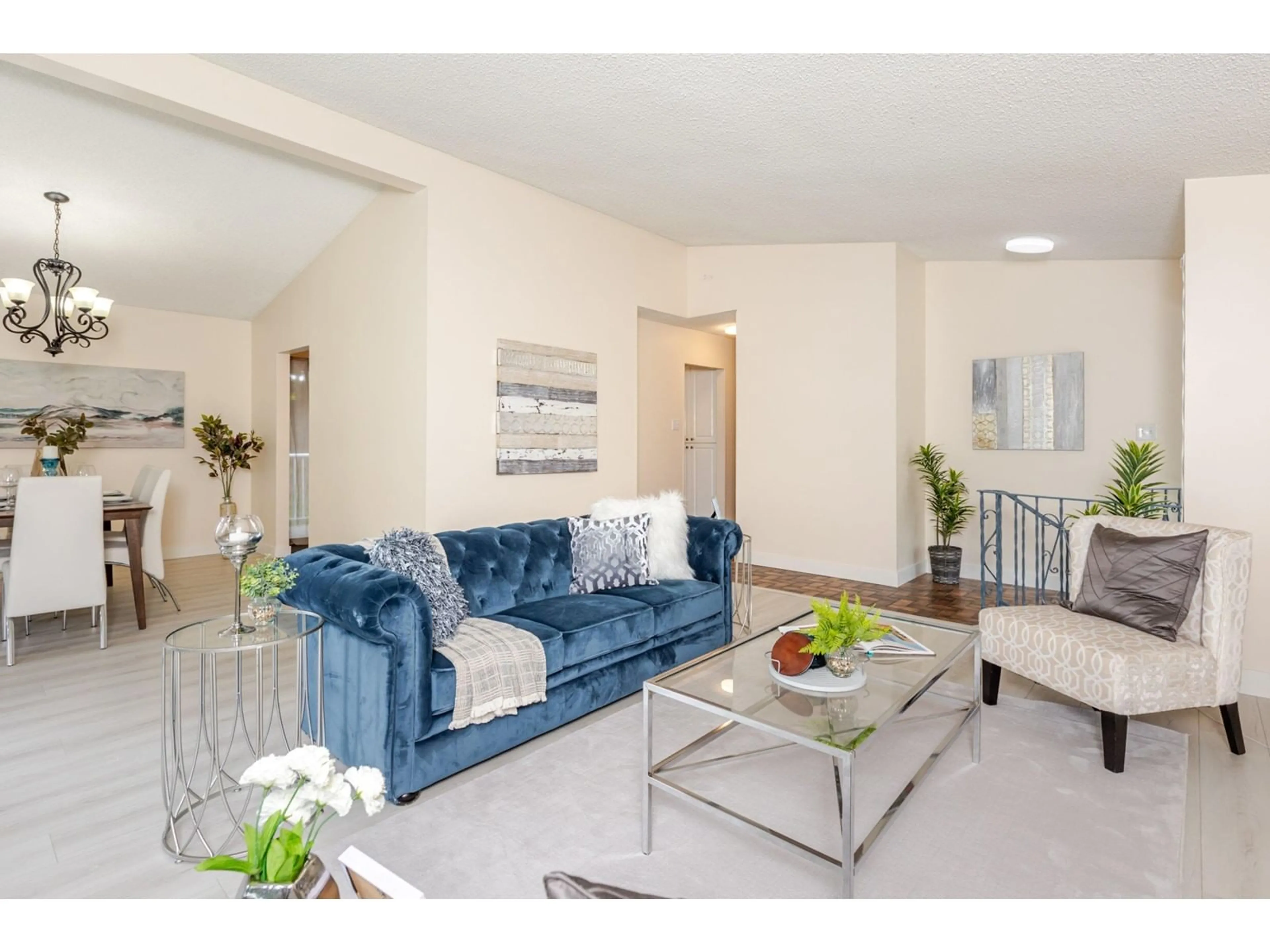 Living room with furniture, unknown for 12343 NEW MCLELLAN, Surrey British Columbia V3W1E6
