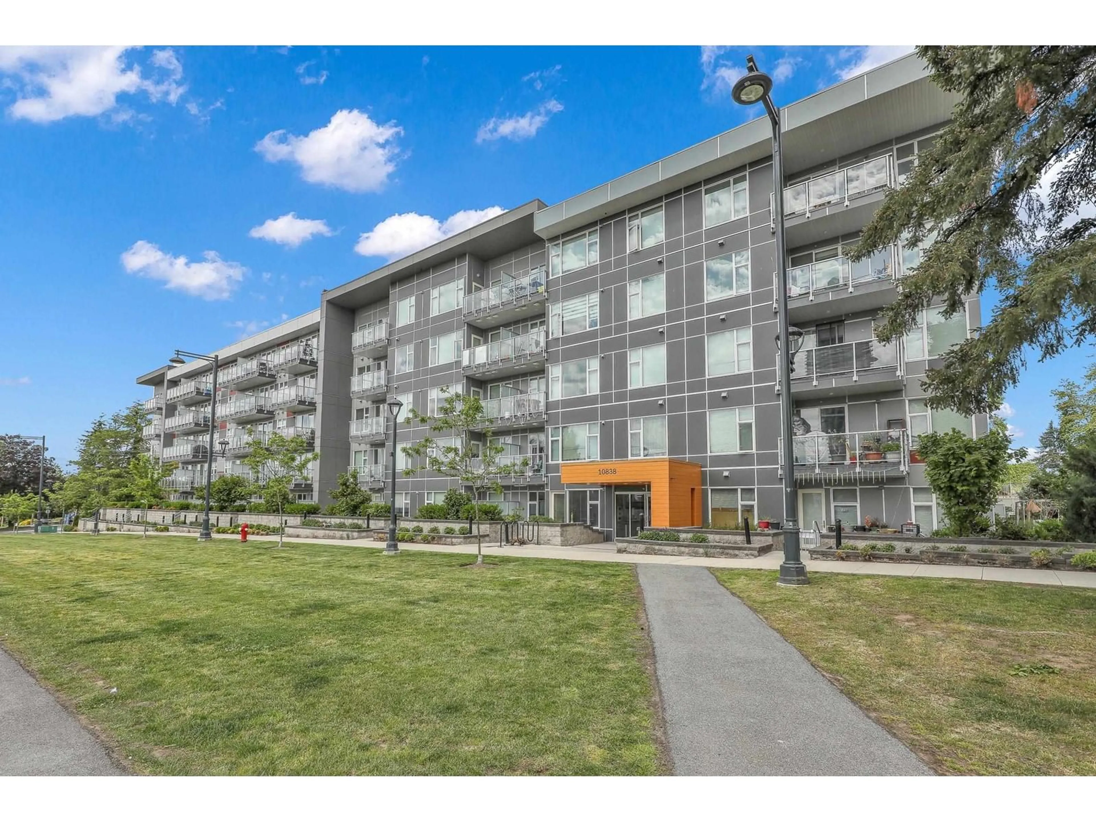 Unknown for 114 - 10838 WHALLEY, Surrey British Columbia V3R0G8