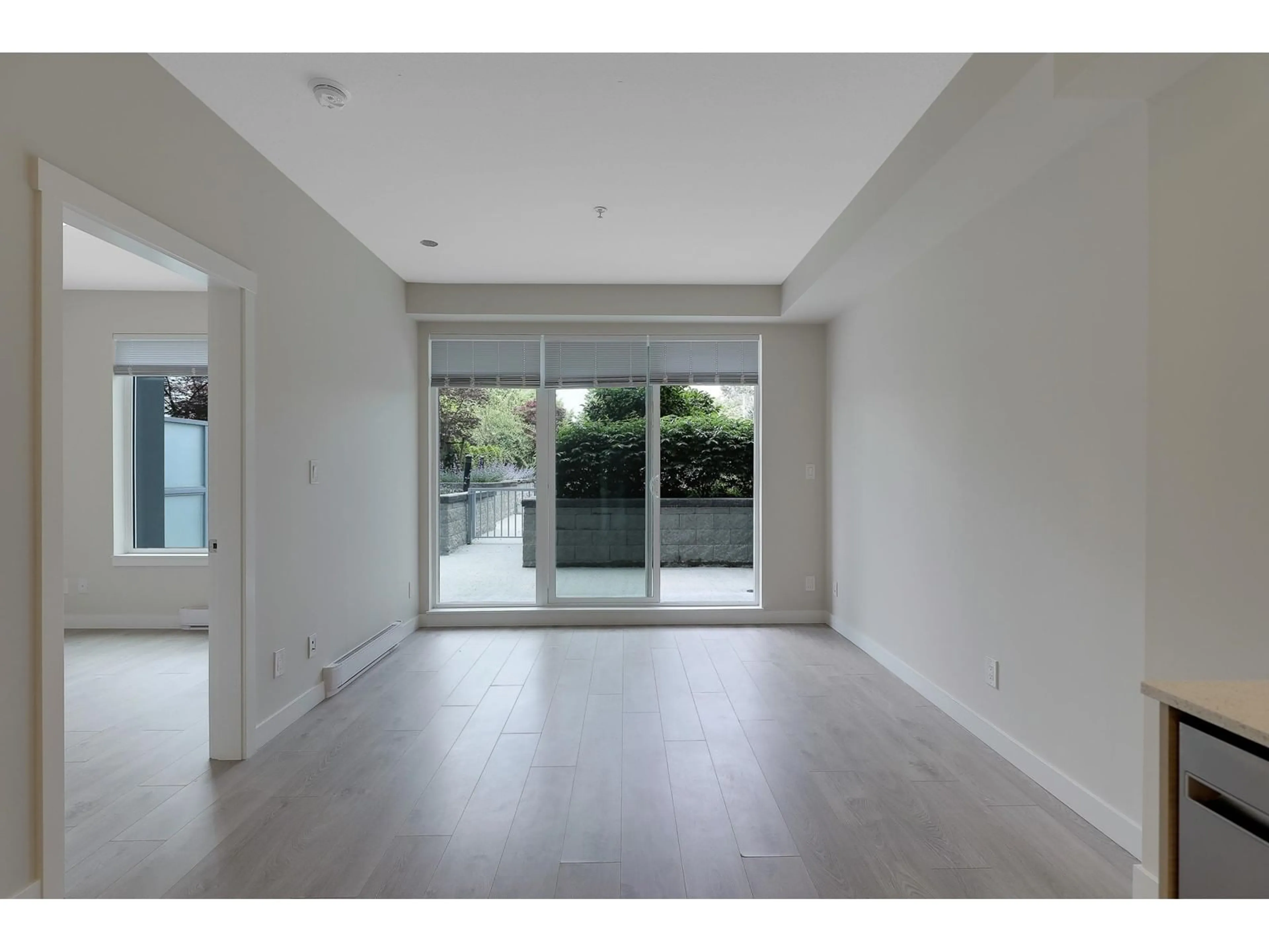 Unknown for 114 - 10838 WHALLEY, Surrey British Columbia V3R0G8