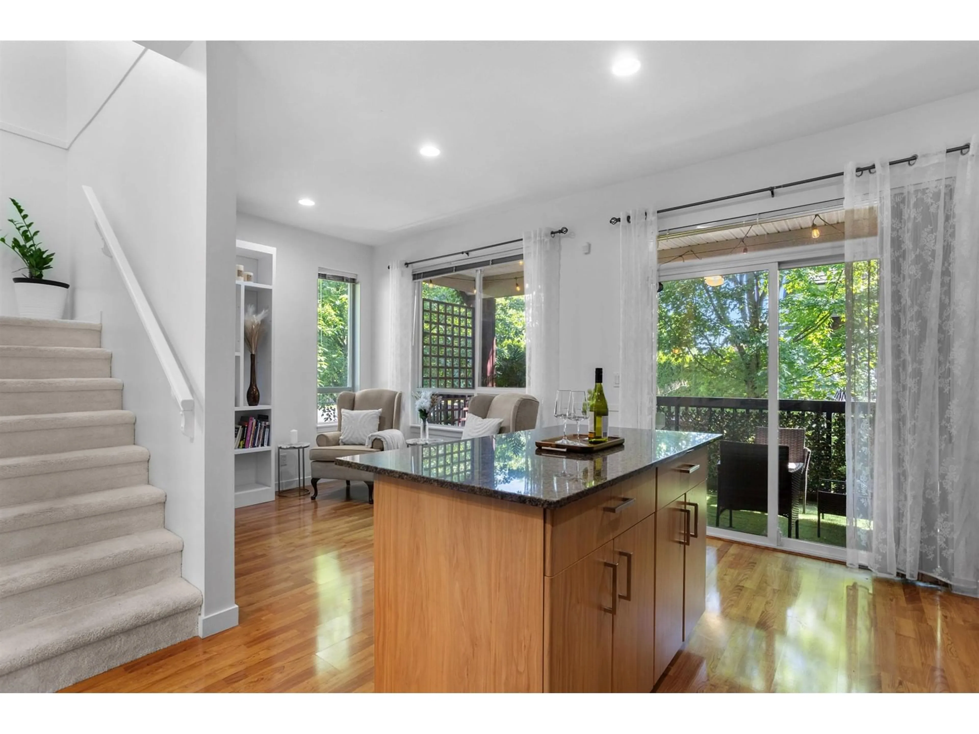 Open concept kitchen, unknown for 21 - 16772 61, Surrey British Columbia V3S4P2