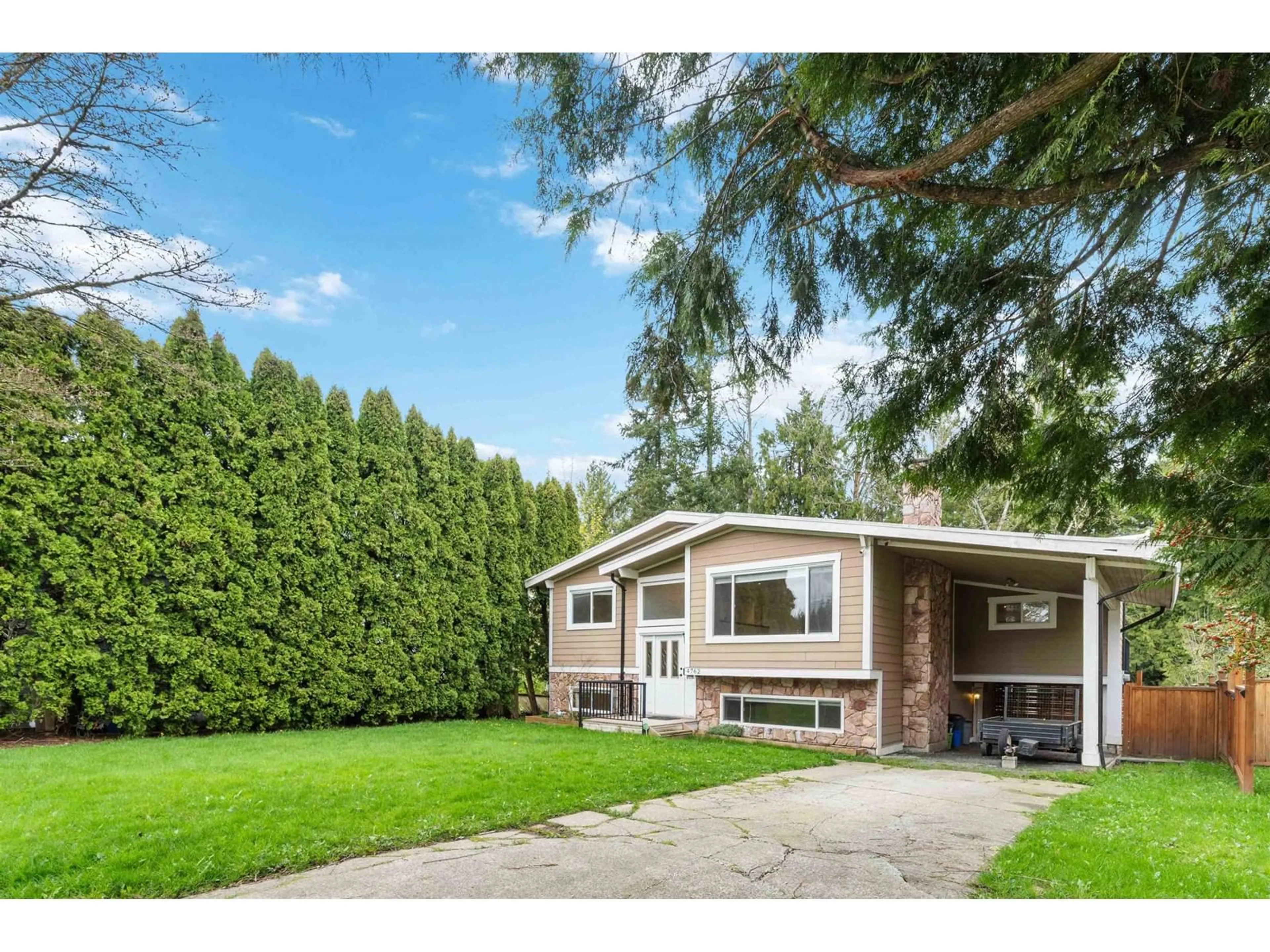 Home with vinyl exterior material, street for 4762 207A, Langley British Columbia V3A6N9