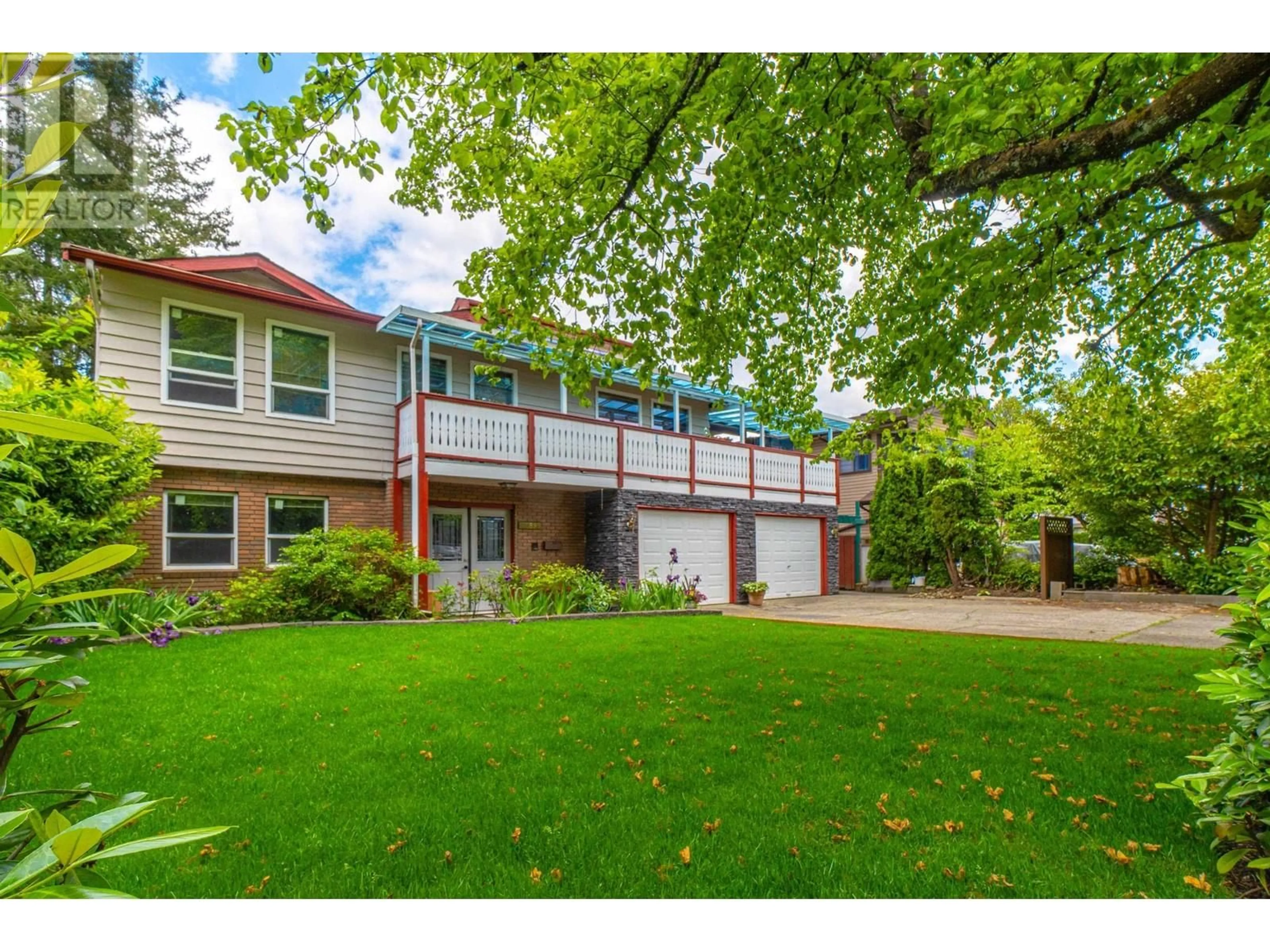 Home with vinyl exterior material, street for 20895 ALPINE CRESCENT, Maple Ridge British Columbia V4R2N6